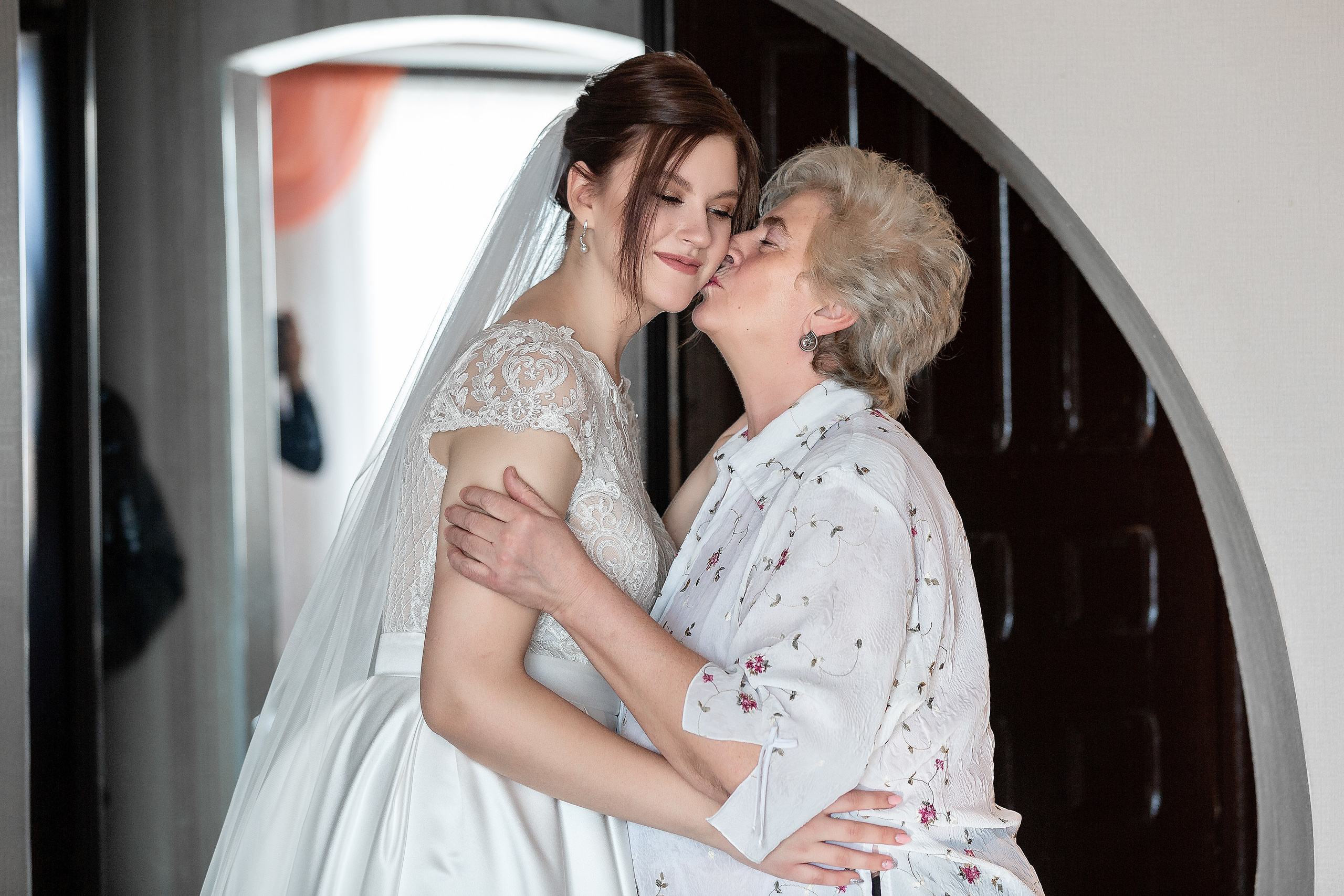 невеста с бабушкой