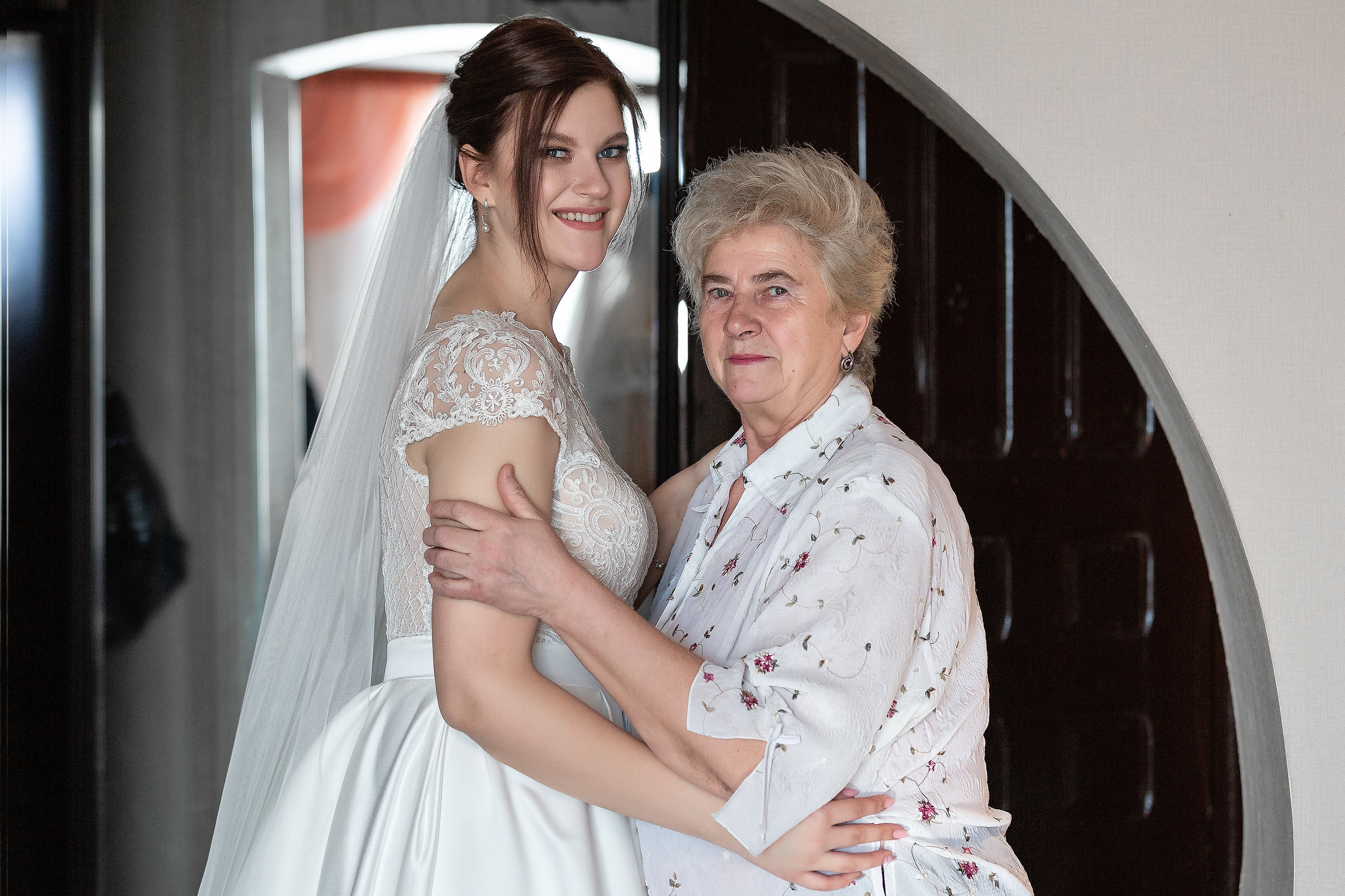 невеста с бабушкой