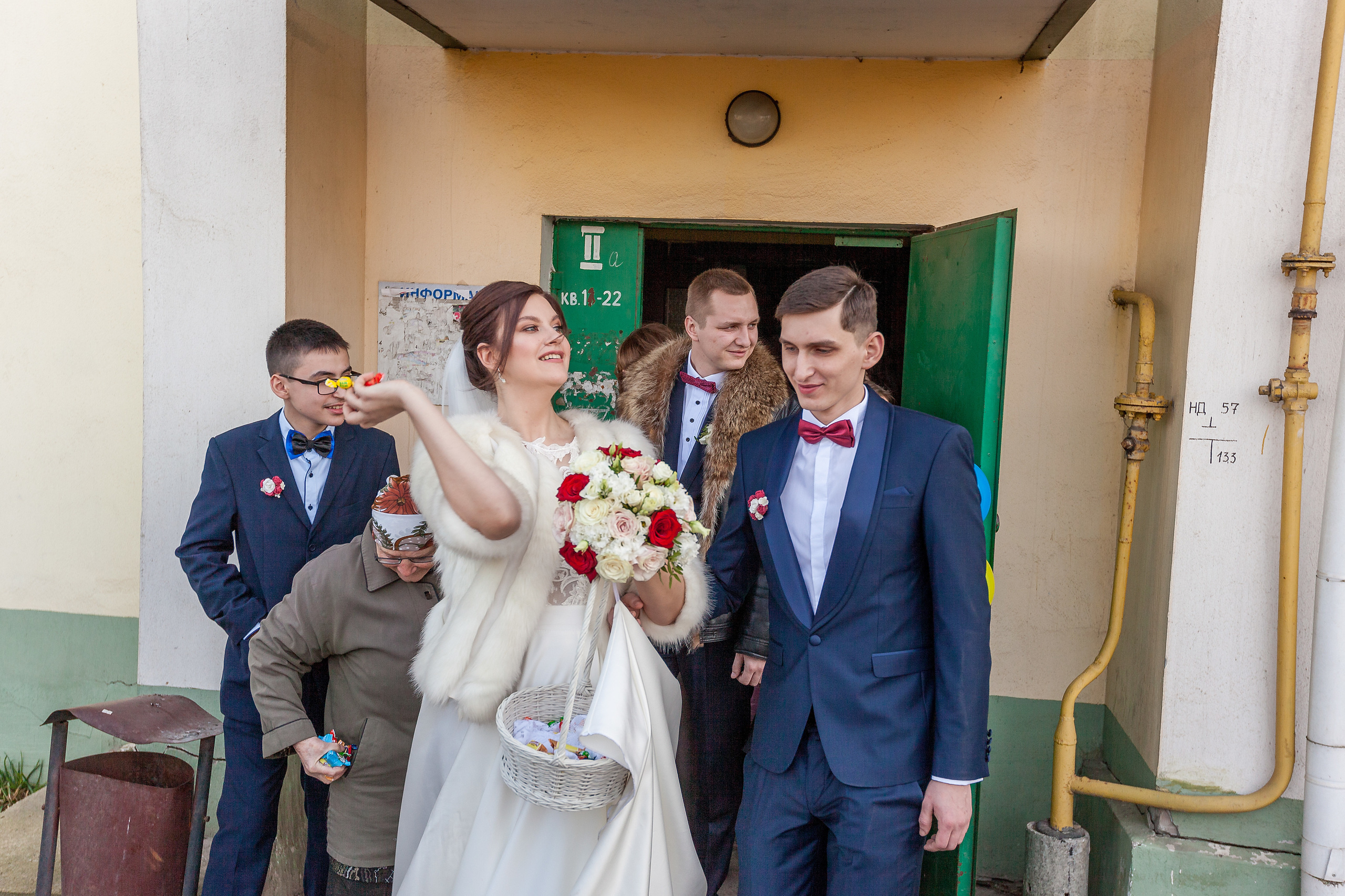 выход невесты из дома