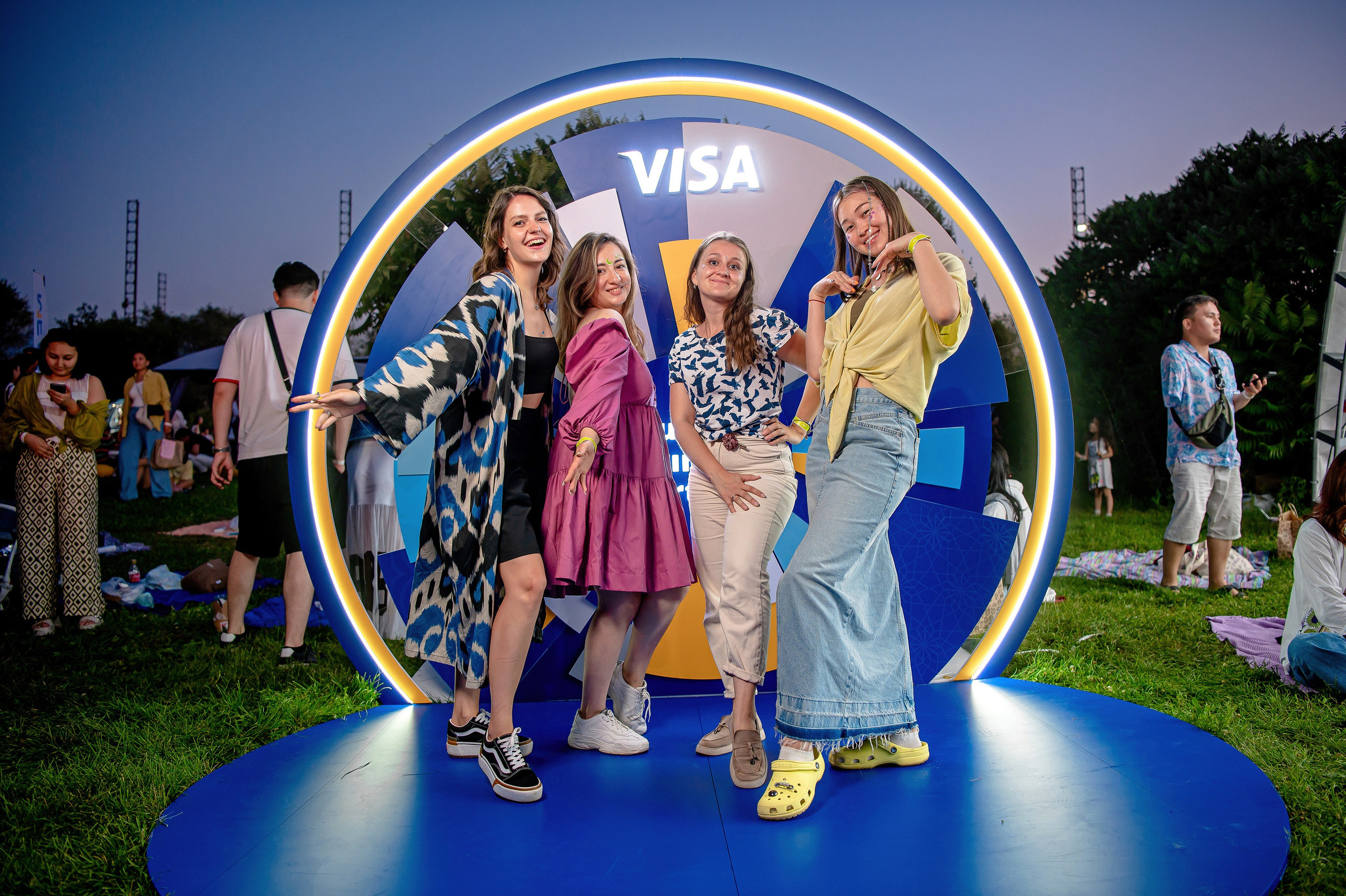 Концерты. Фестивали. Елена Северина фотограф, Алматы: репортаж (спорт, концерты, конференции), предметная и фуд-съёмка, портреты, каталоги, фэшн, ретушь