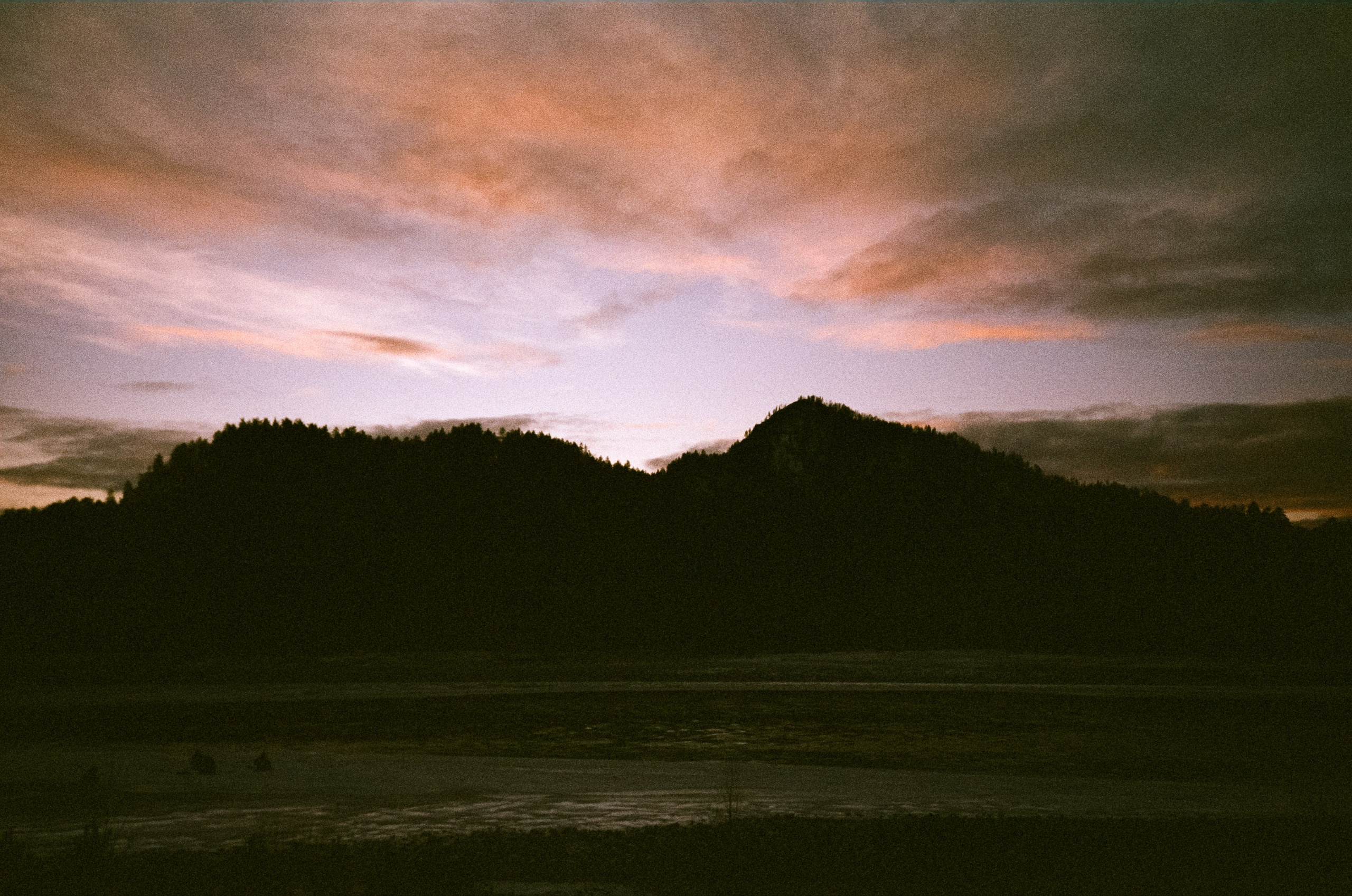 Поле у вертолетной площадки в день зимнего солнцестояния / 22 декабря