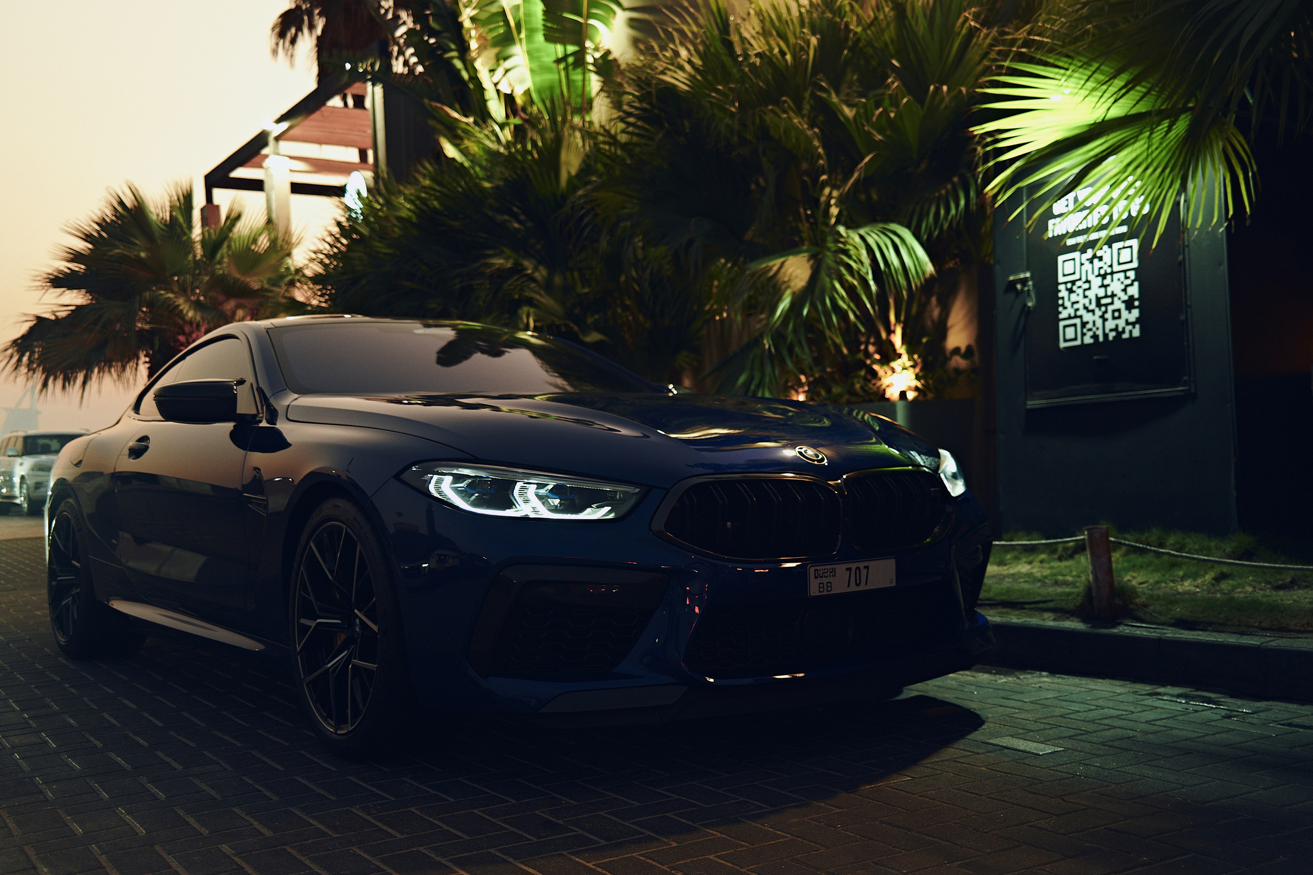 BMW M8. NOIZOMAX Художественный фотограф в Дубай