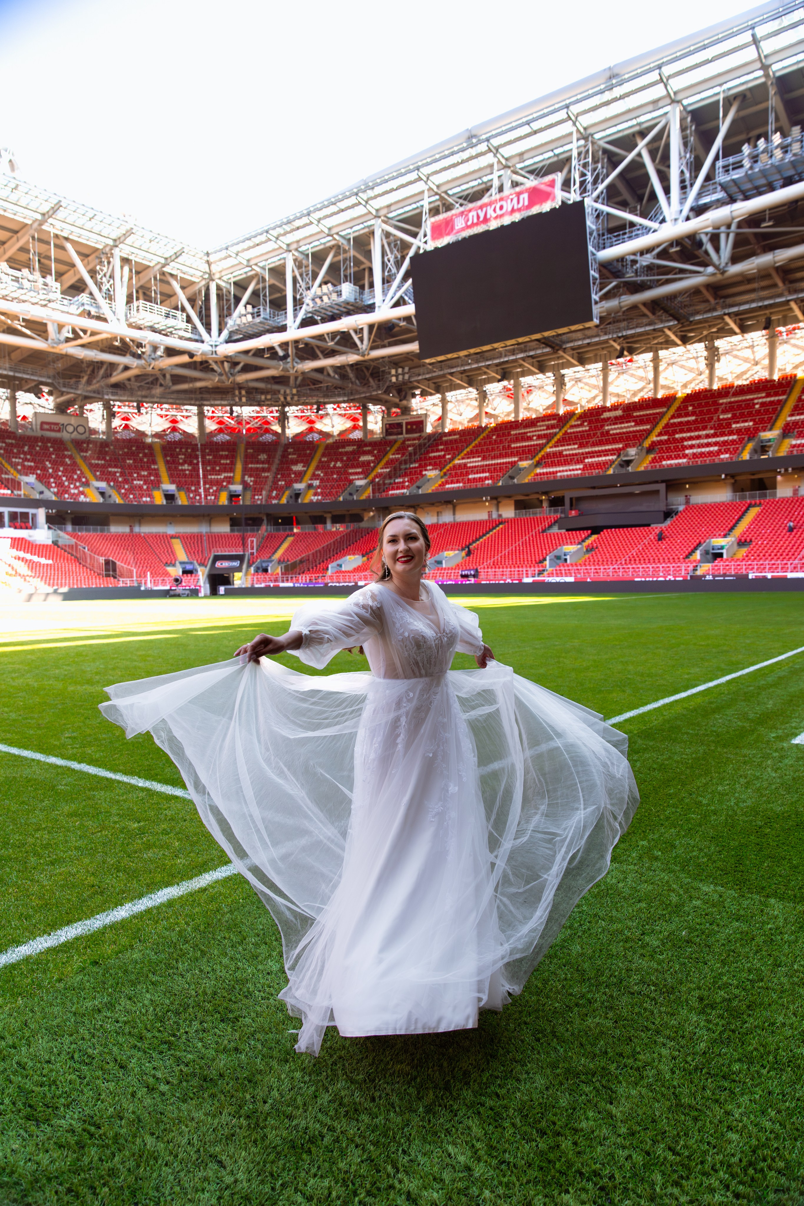 На стадионе Спартак. Свадебный и семейный фотограф Москва и Московская область