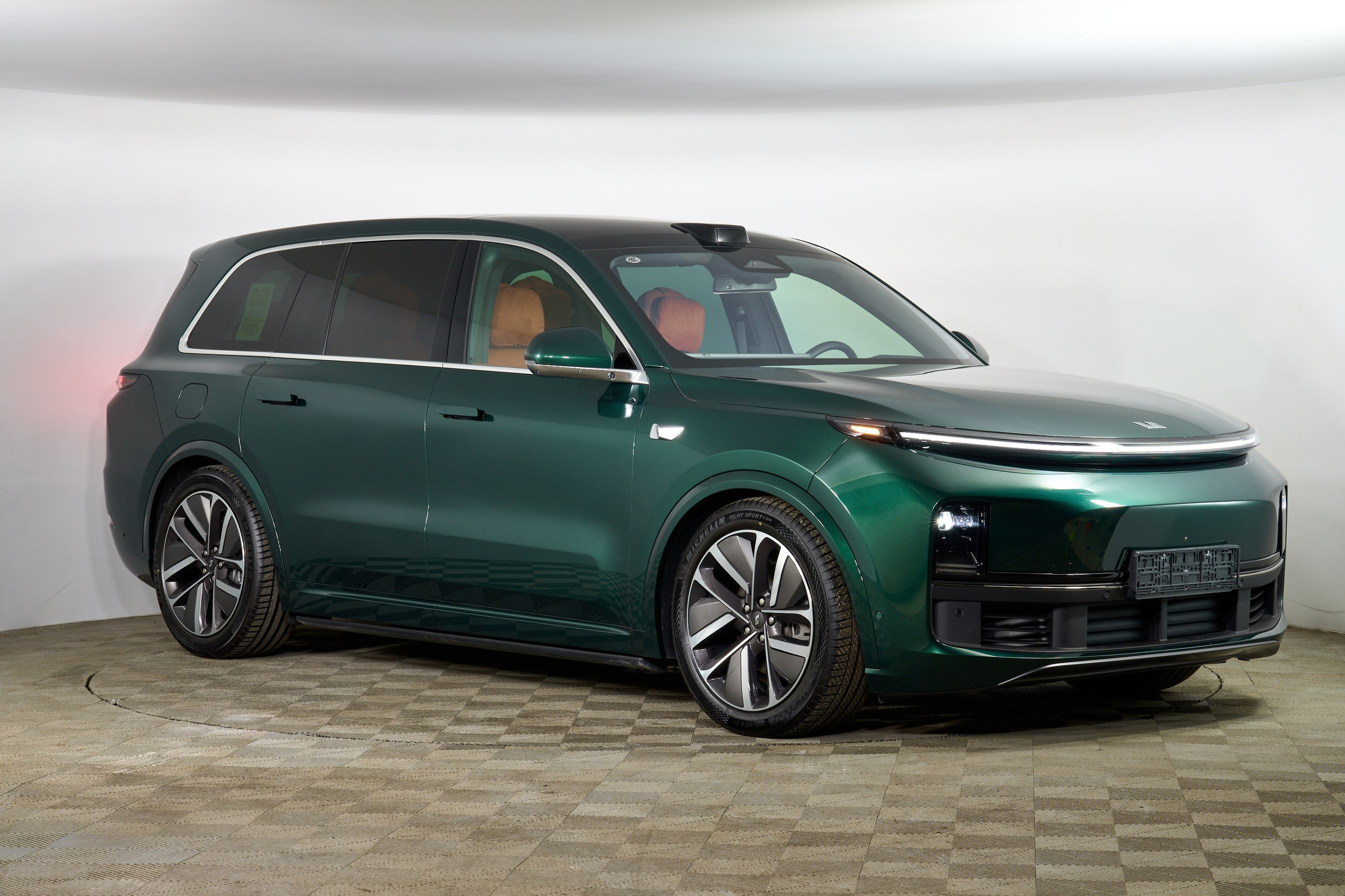 Lixiang L9. Фотограф Николай Прокофьев модельные тесты в Москве