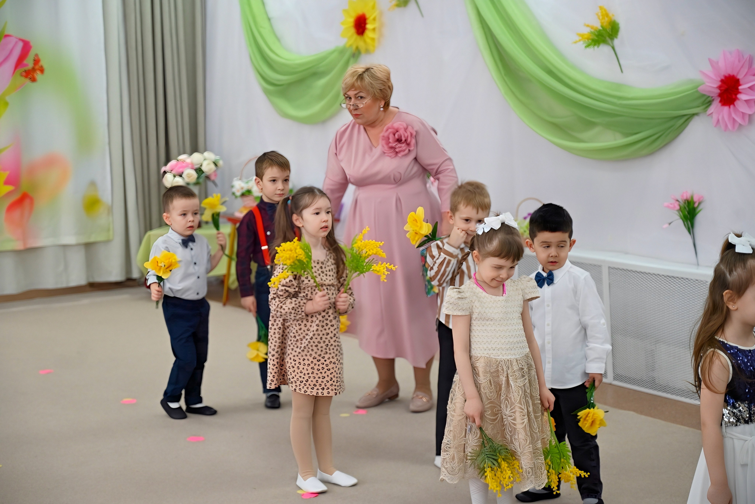 Праздник в группе «Дружная семейка». Семейный и детский фотограф Москва