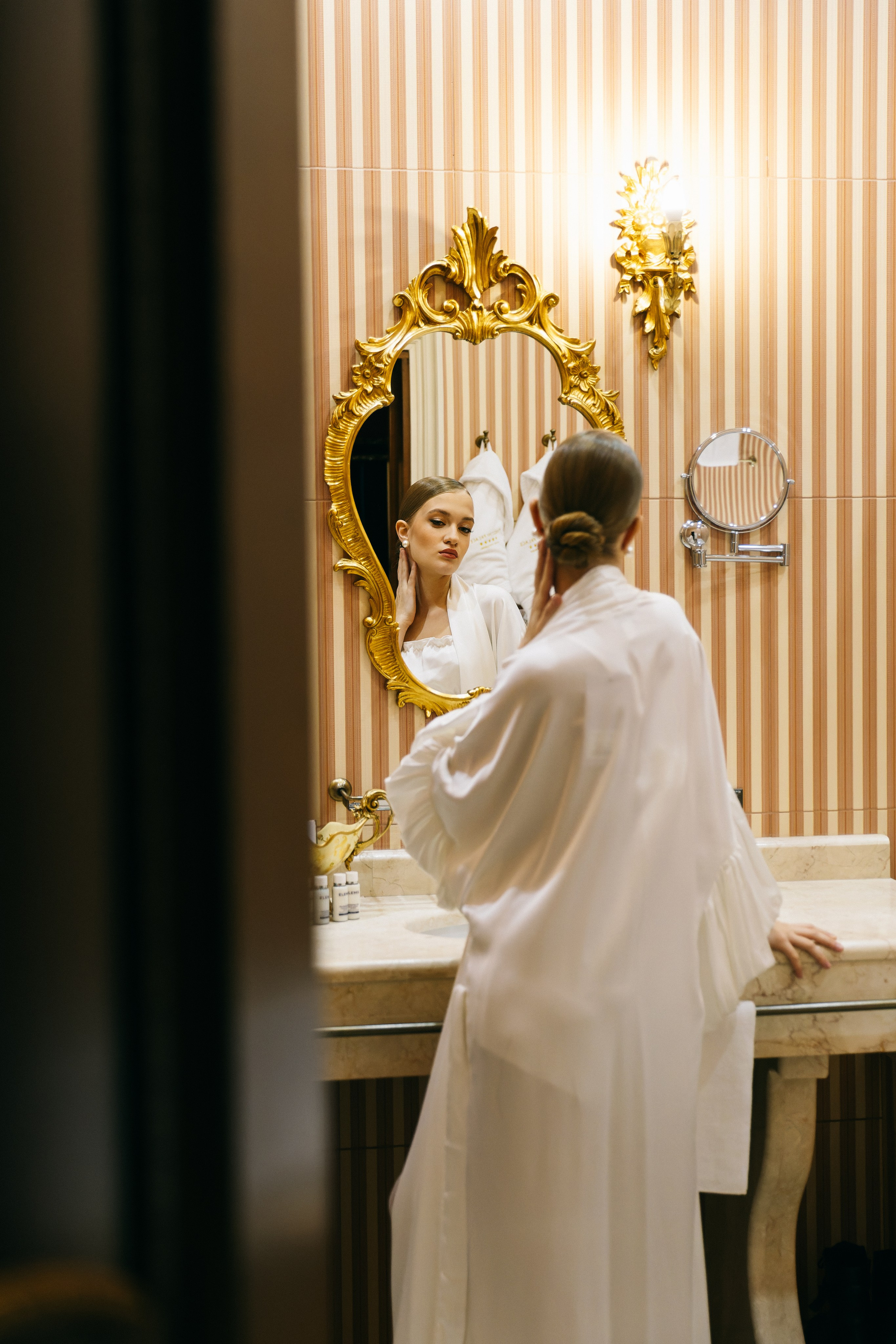 Свадебная фотосессия в отеле. Свадебный и портретный фотограф в Санкт-Петербурге Анна Демьянова