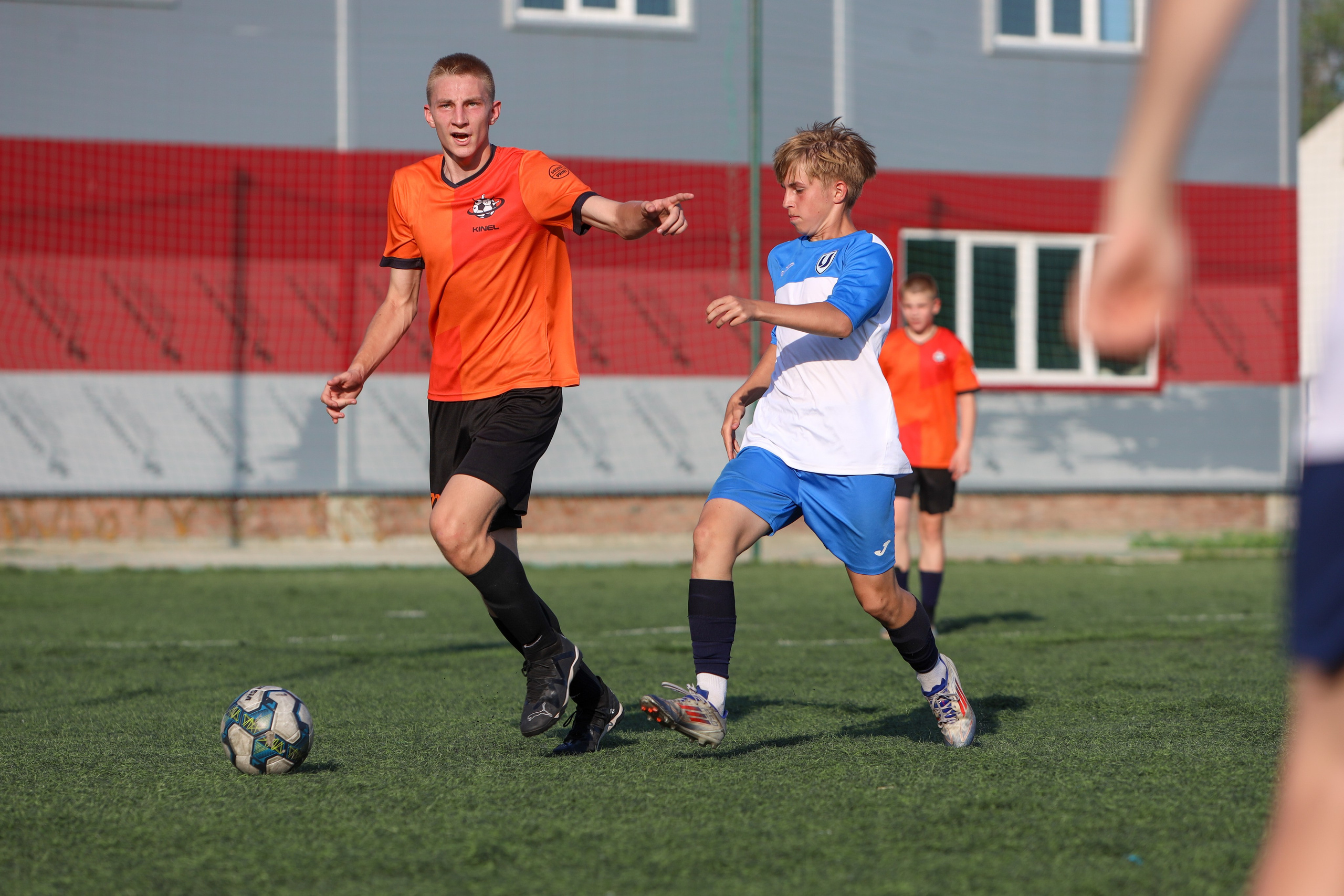 Кинель — Виктория Унион. Чемпионат СФПЛ. Молодежная футбольная лига U-15. Спортивный фотограф в Самаре