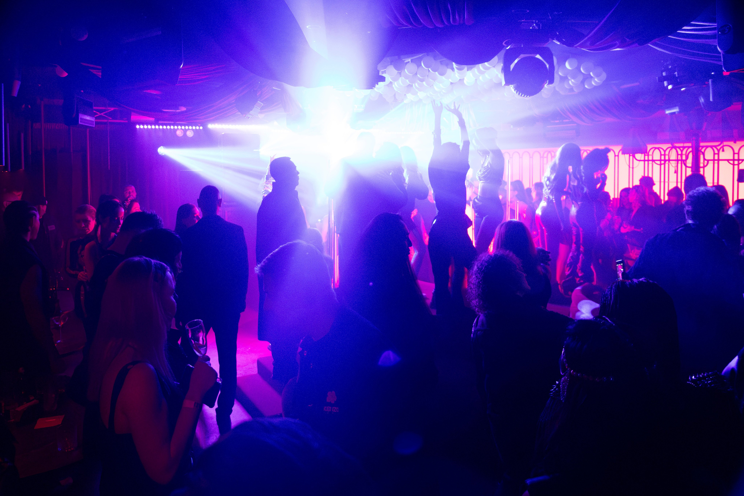 Вечеринка «ILLEGAL FRIENDS». Фотограф г. Владивосток