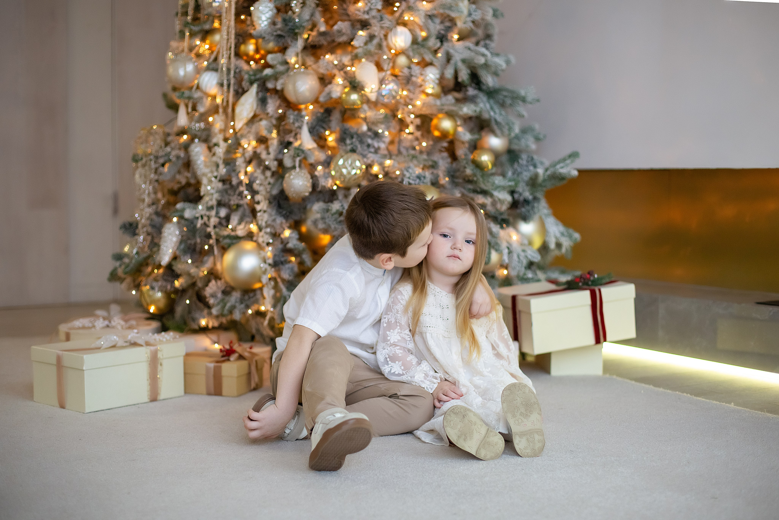 Ксения с детками. Фотограф Анастасия, СПб: живые семейные и женские фотосессии без позирования, наполненные эмоциями