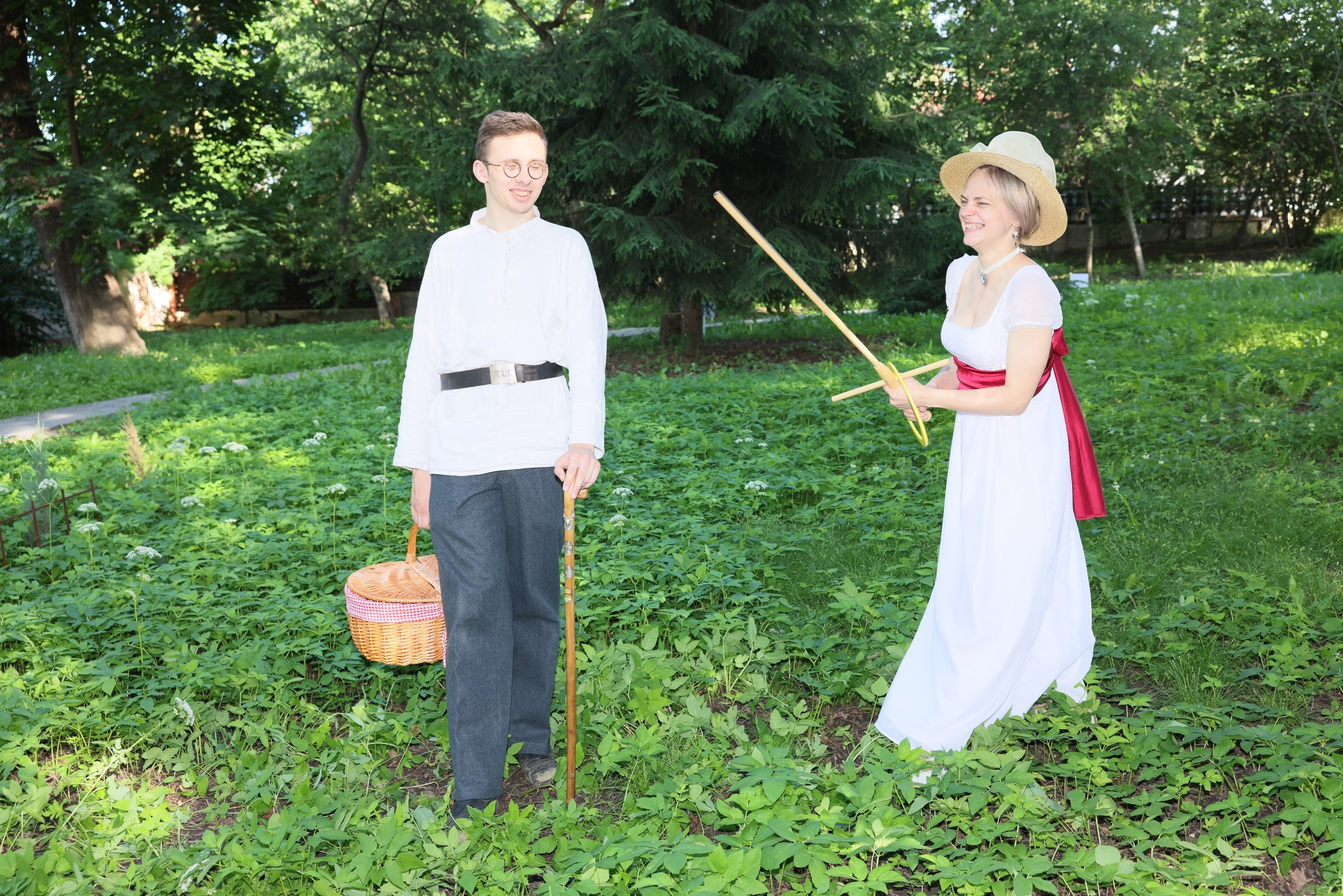 Усадьба Вересаева. Гости в саду. Фотограф в Туле Крупский АнДРей. Фотостудия «КАДР71» в Туле