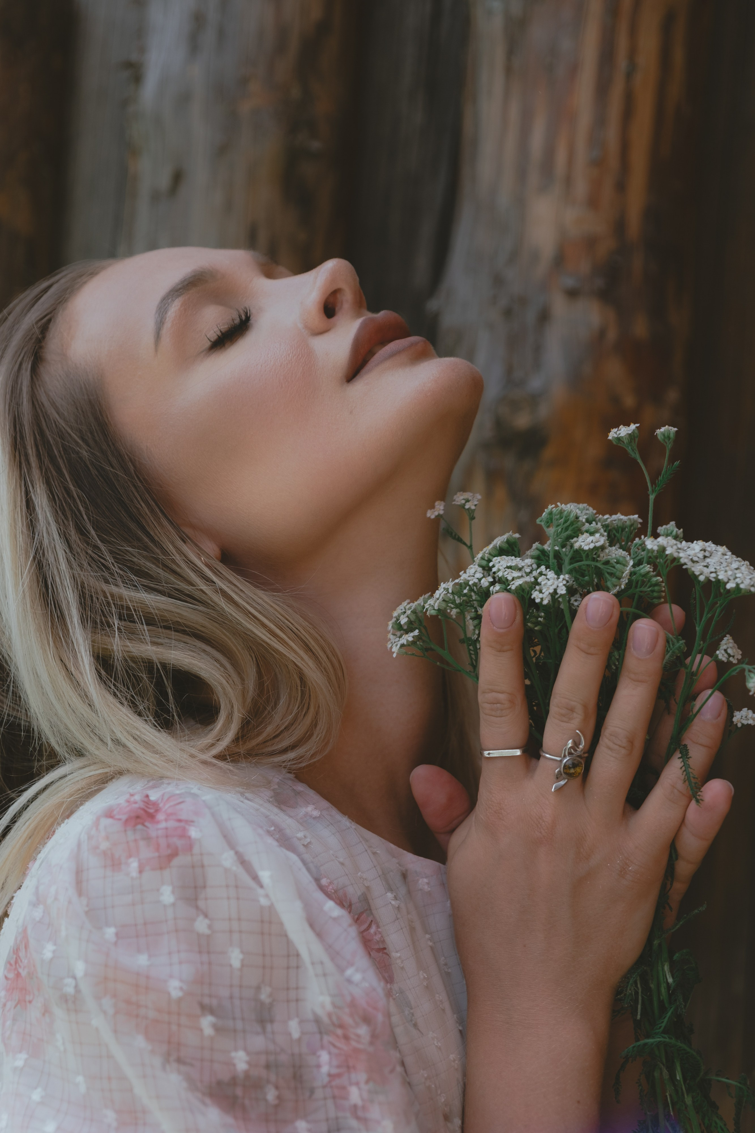 Пиджак и деревянная церковь. Мари — фотограф и видеограф из Москвы