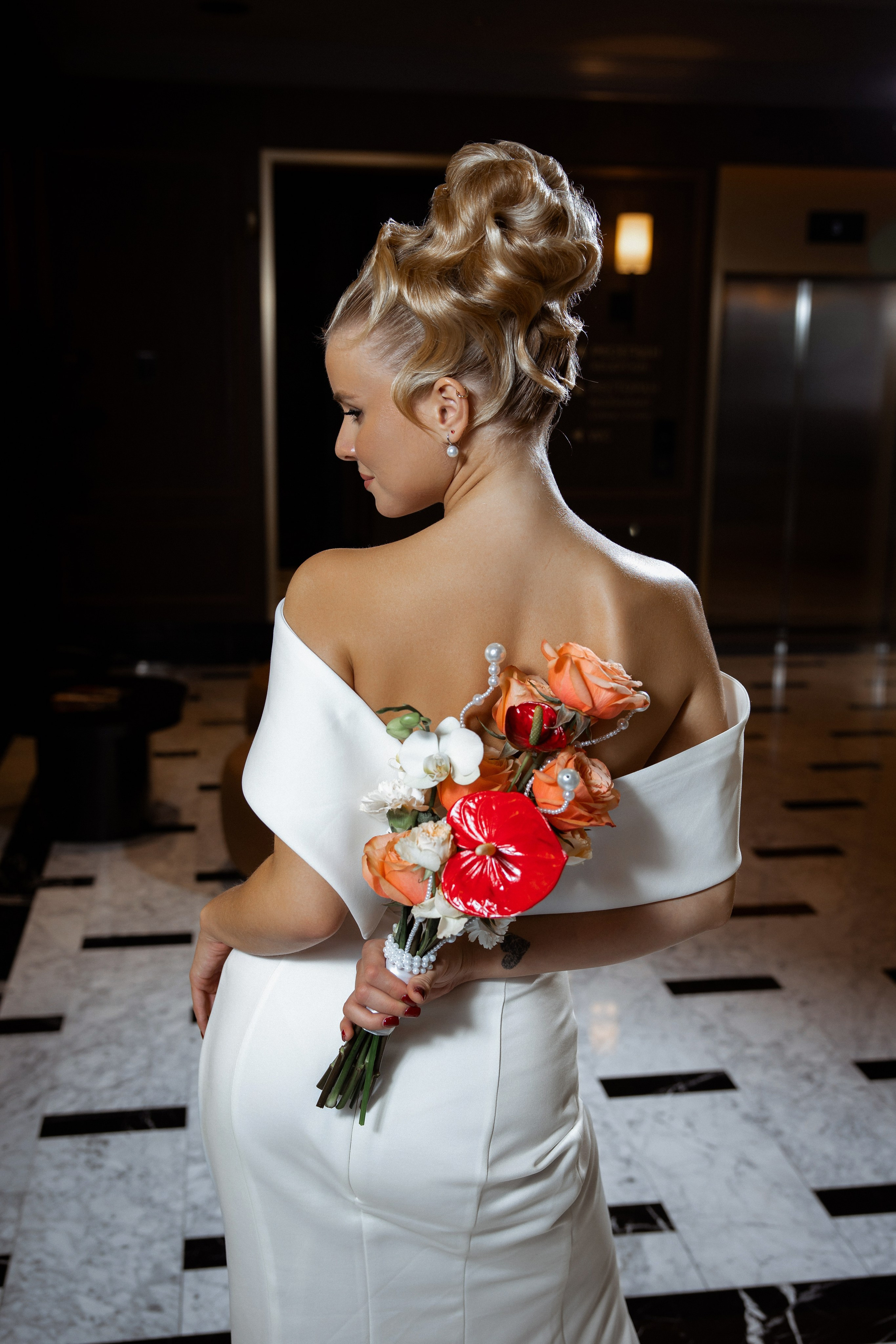 Локация отель Акрон платья салон Свадебный Мир модель Арина. Свадебный и семейный фотограф Татьяна Ласкина в Великом Новгороде