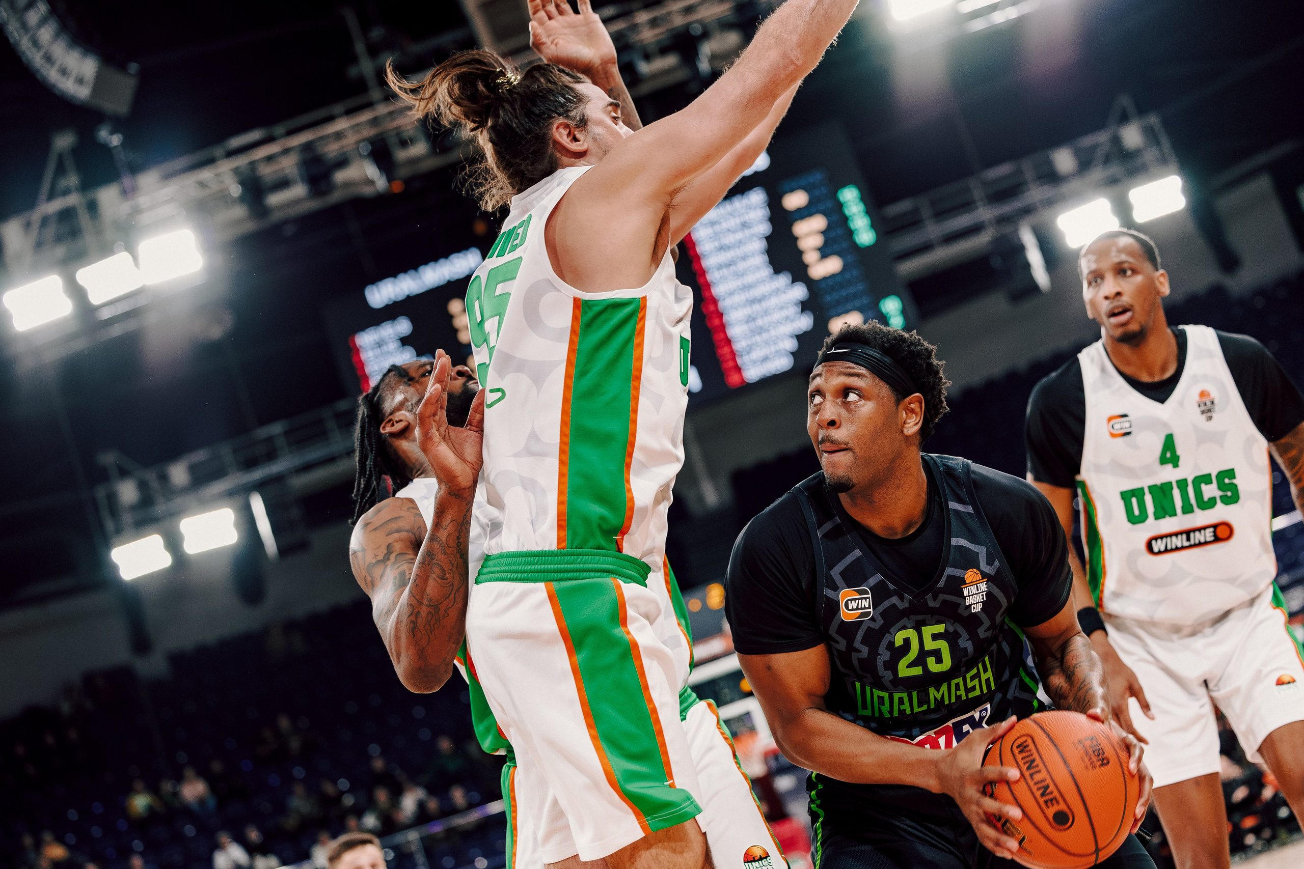 Winline Basket Cup — УРАЛМАШ — УНИКС. Лёшка Варзегов — фотограф