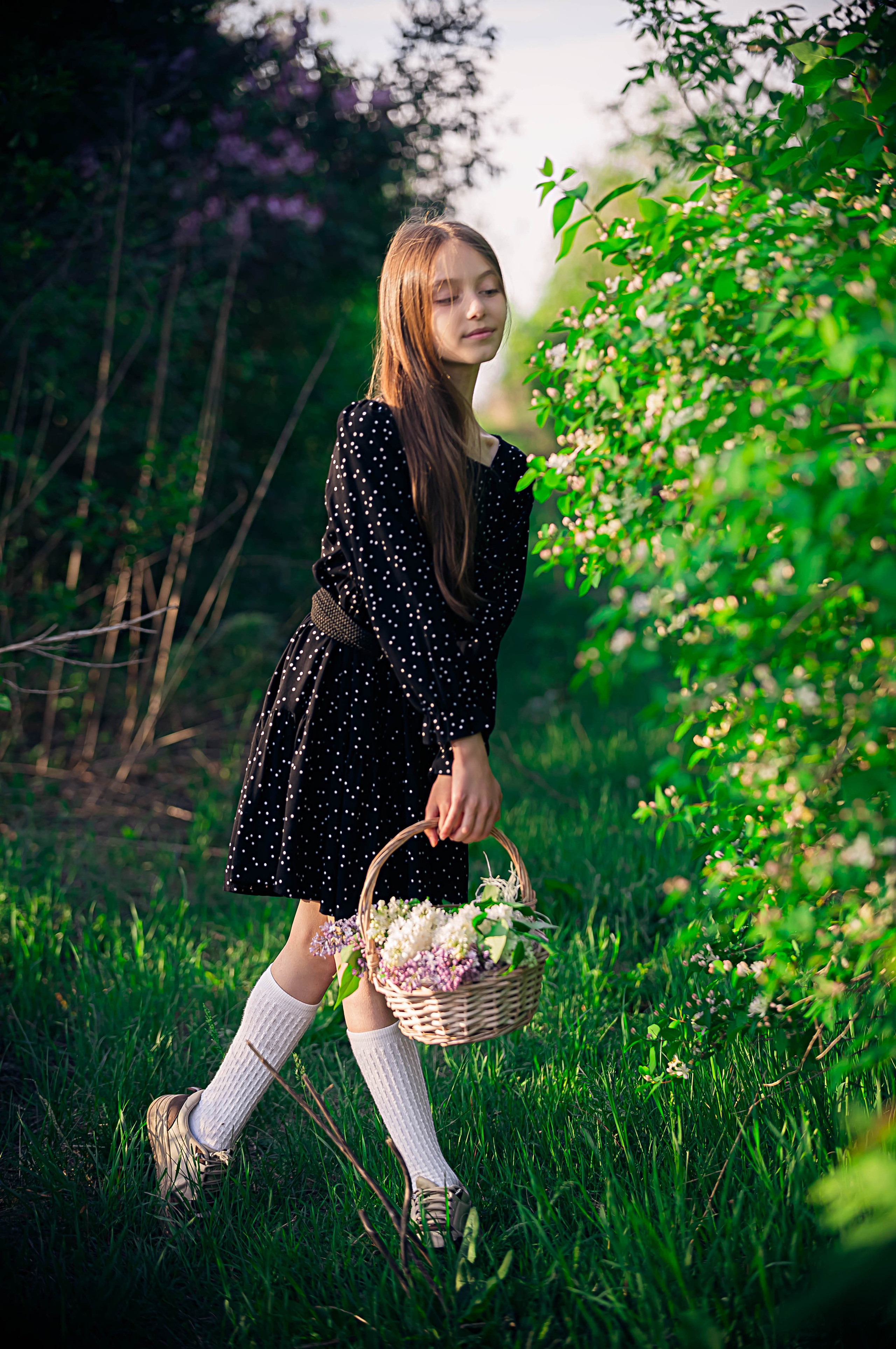 Анютка в сиреньке. Арт-фотограф Евгений Матвиенко