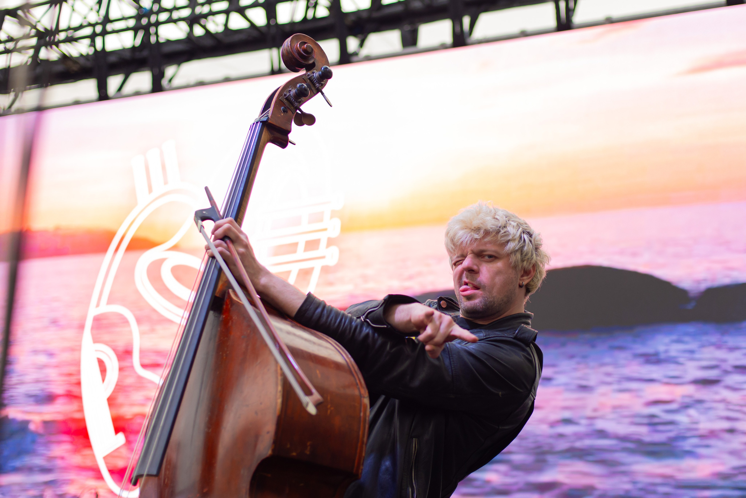 Репортаж, симфонический оркестр