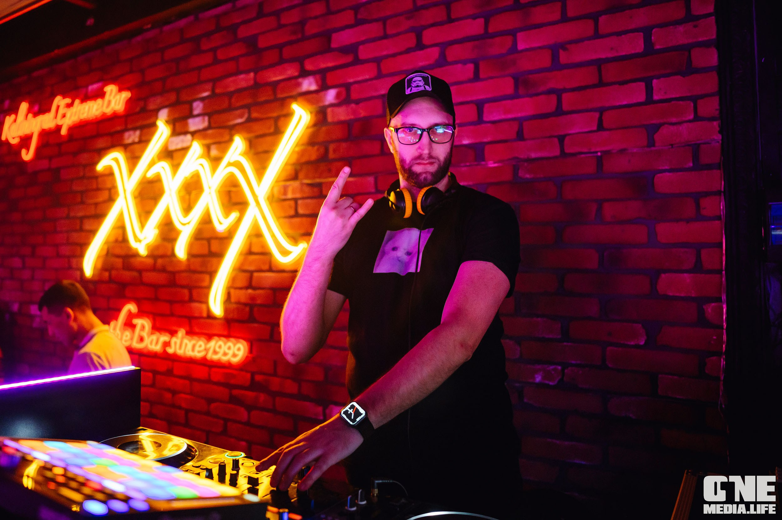Фоторепортаж из бара XxxX. One Media Life: фоторепортажи, фотоотчеты с мероприятий и заведений