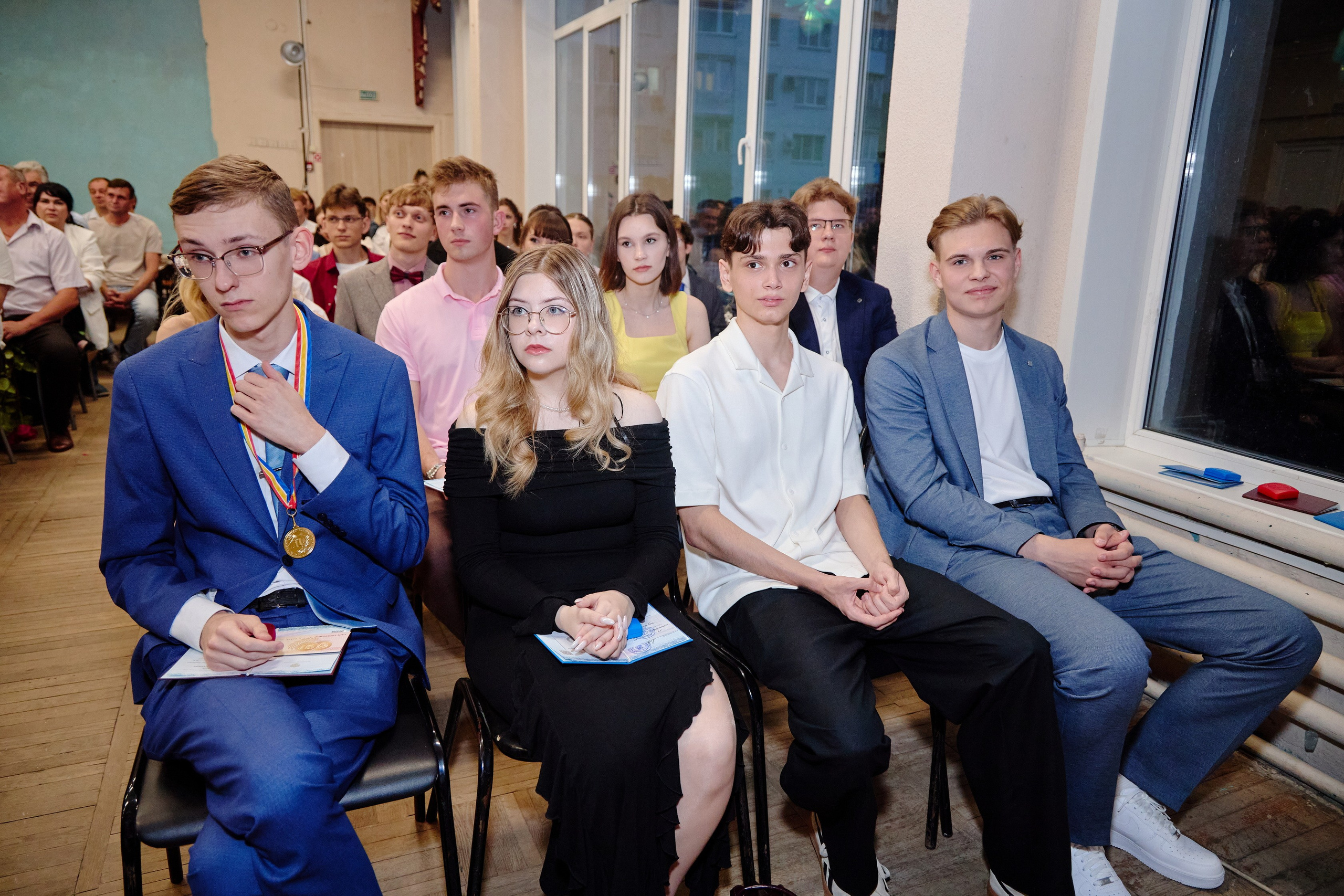 Выпускной 35 Сош. Фотограф Выпускные альбомы Таганрог Сергей Коробченко