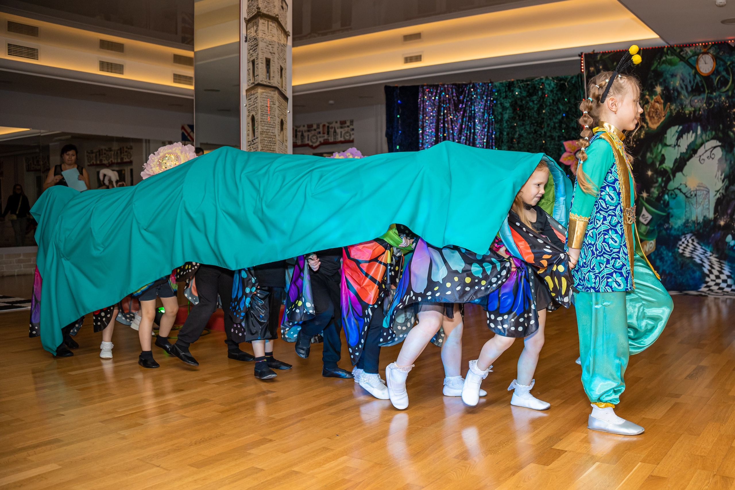 Фотосъемка детского выступления «Алиса в стране чудес». Ирина Носова - семейный и детский фотограф