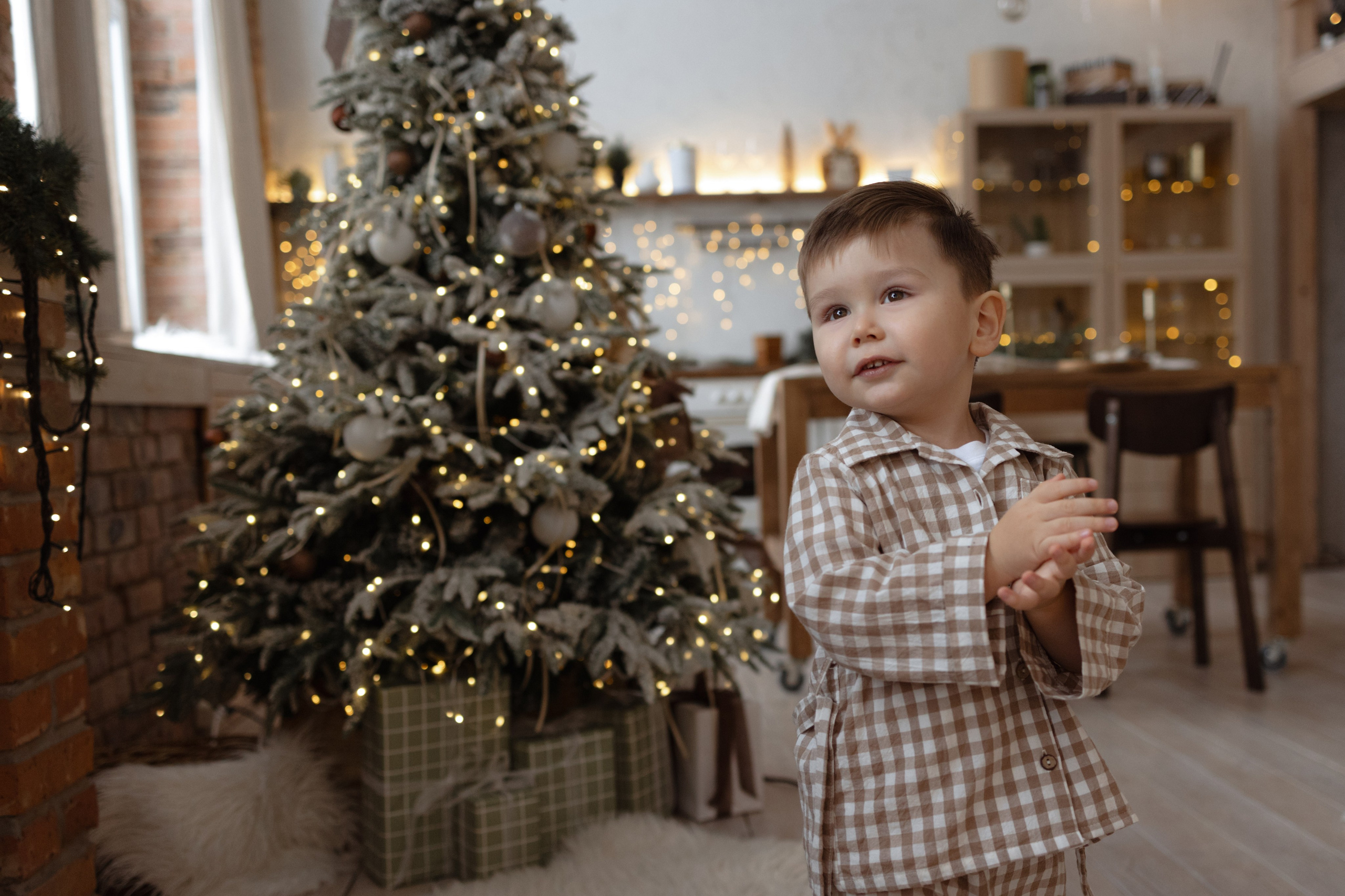 Новогодняя съемка в Историях (Большой зал). Фотограф беременности и новорожденных в Красноярске Вета Ланская