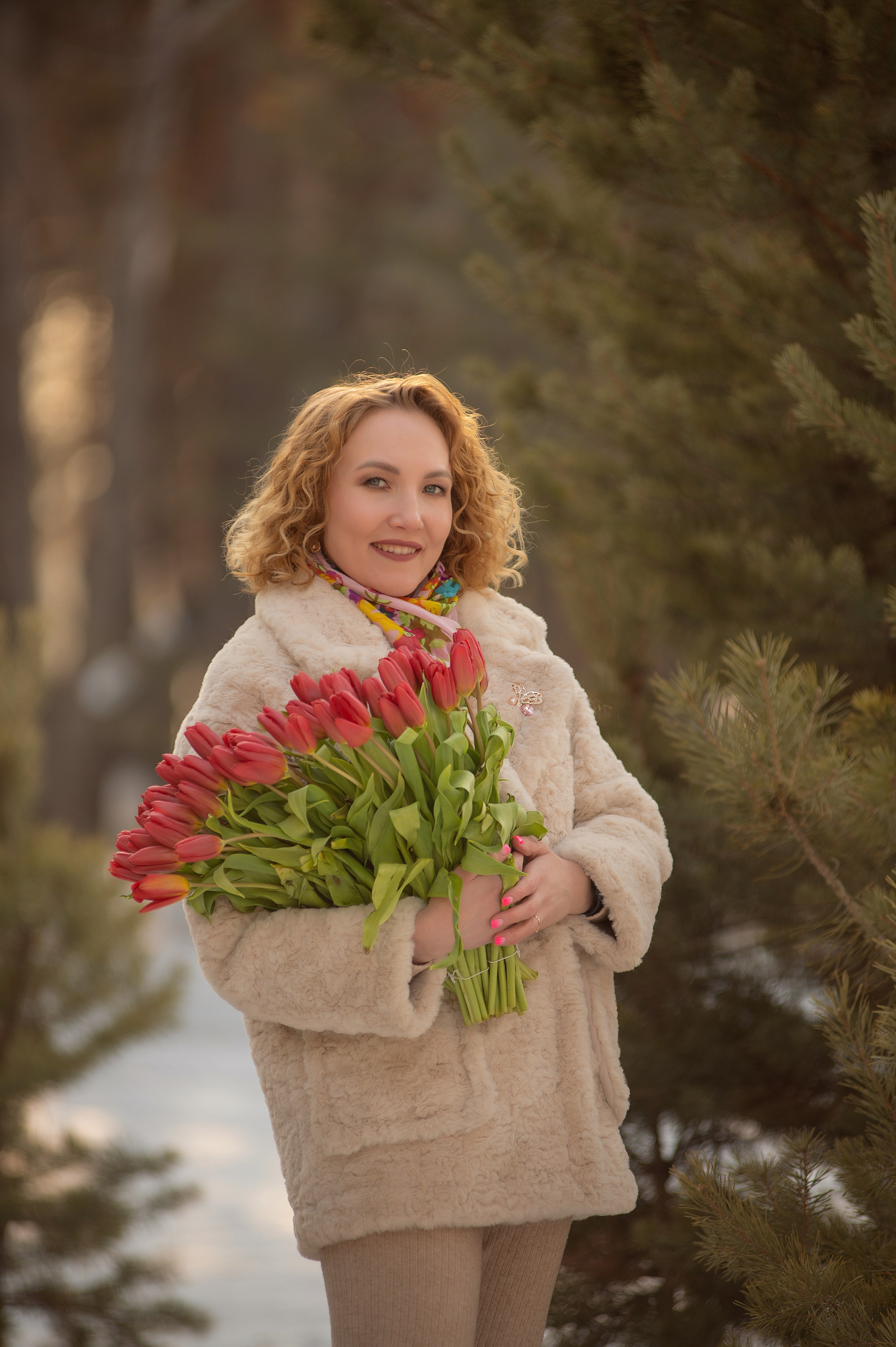 Ира тюльпаны в снегу. Фотограф Виктория Воронина