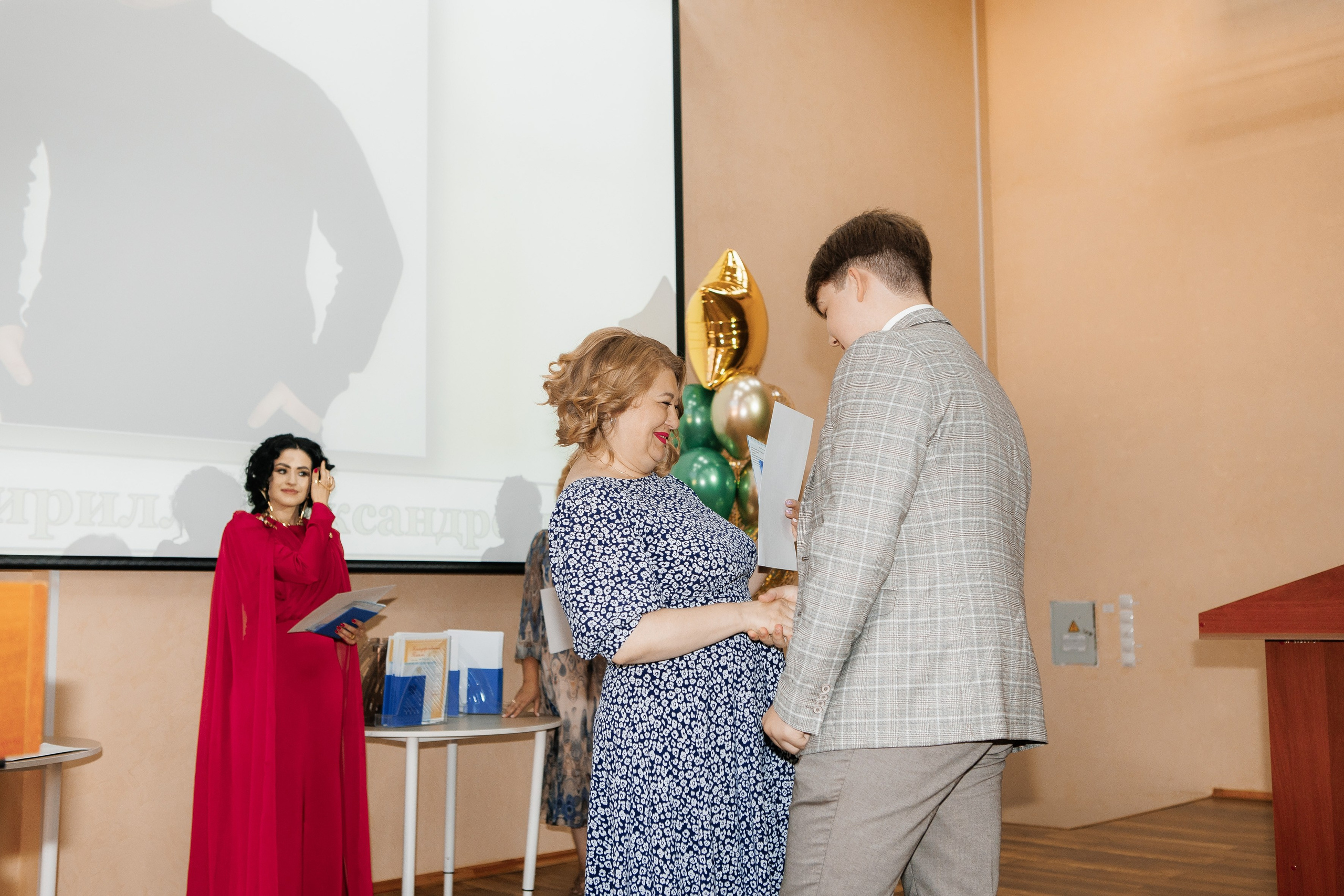 Выпускной Гимназия 12 2024 г. Свадебный и портретный Фотограф в Липецке Дмитрий Котюков