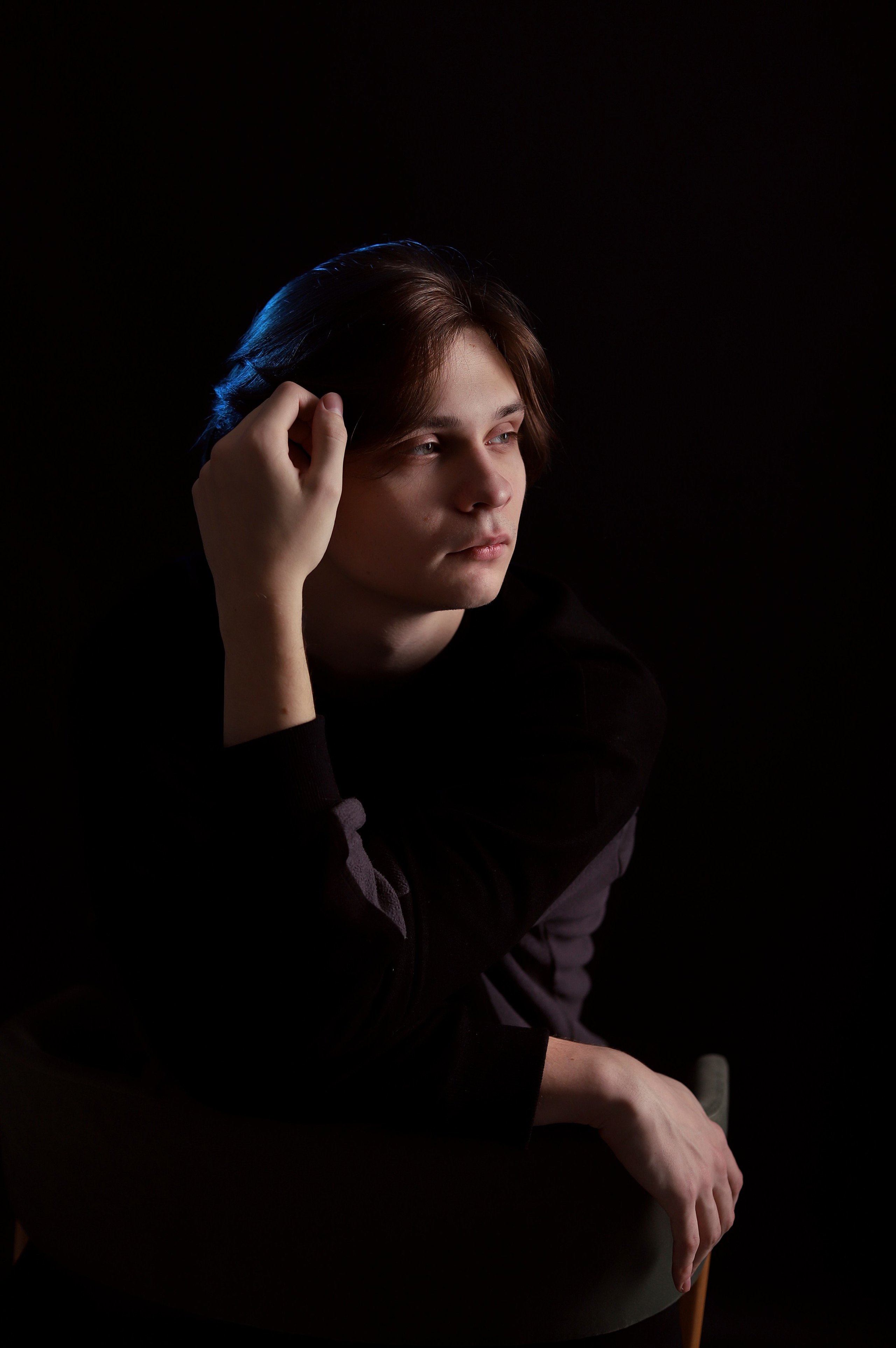 Мужская съемка в студии. Черный фон. Фотограф Кравченко Юлия. Энгельс