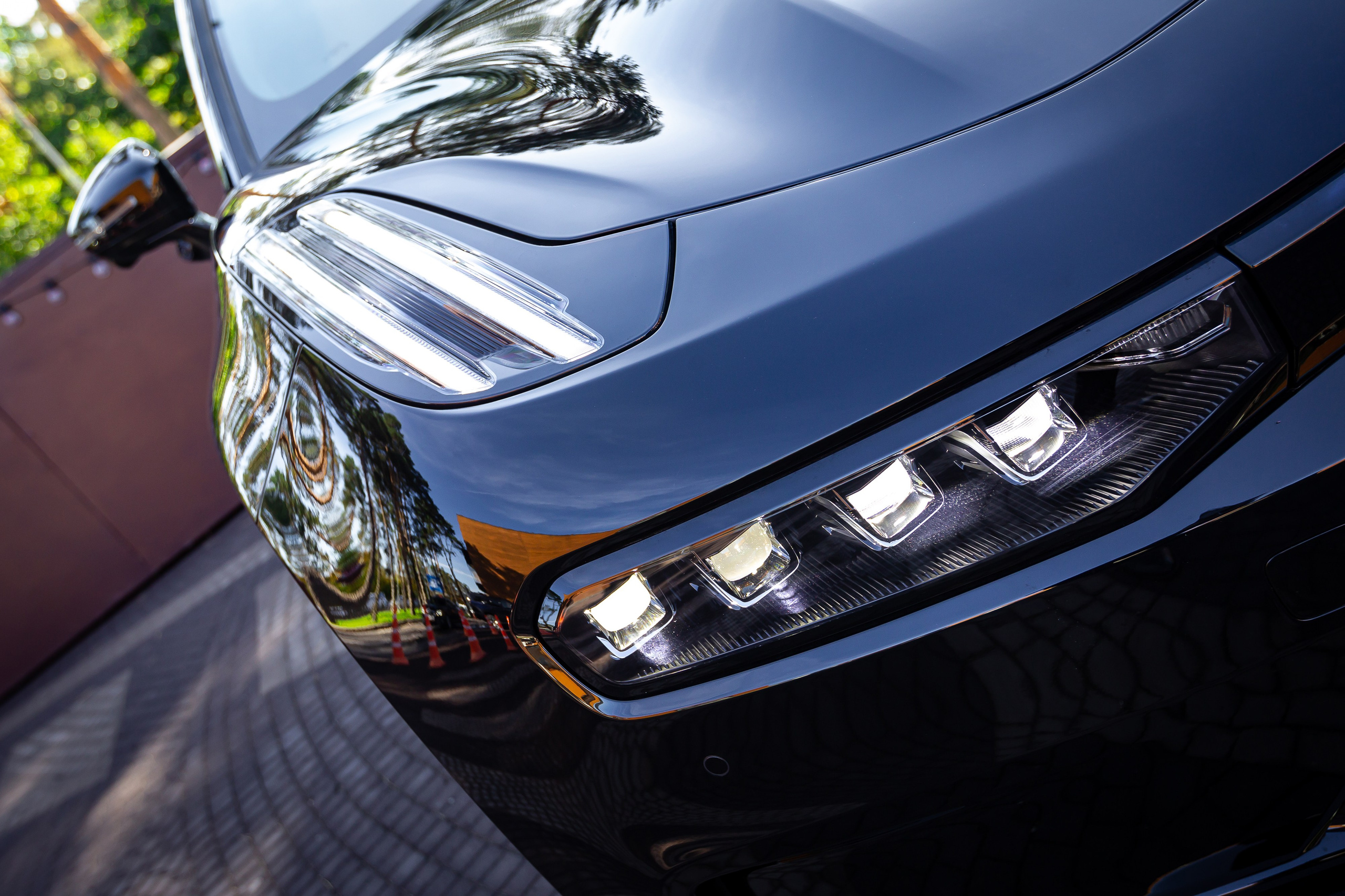 Профессиональная фотосъемка автомобилей в Москве и Московской области. Фотостудия в Москве LUXARTPHOTO