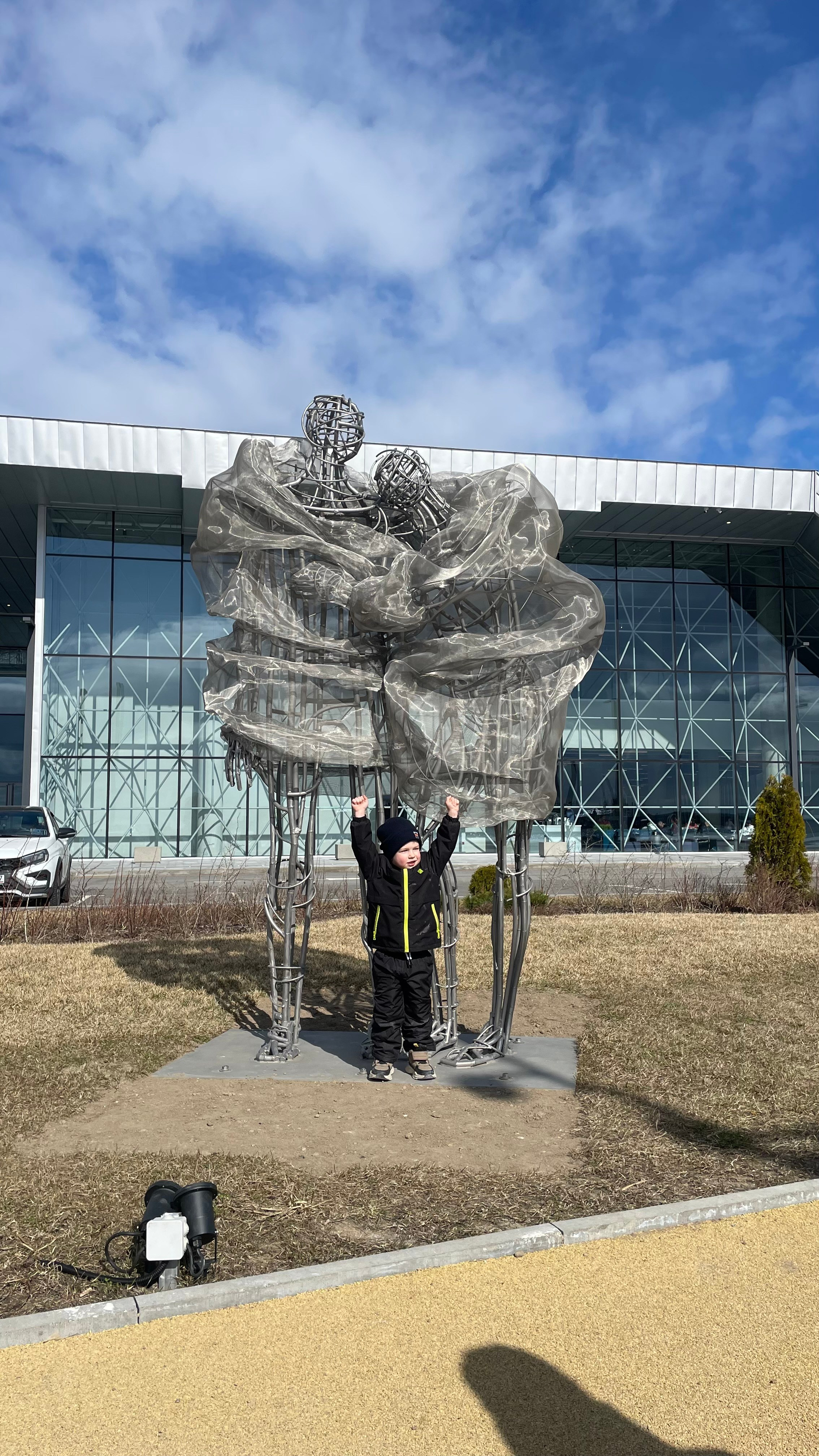 Вдвоем / СПб / Кронштадт / парк «Остров Фортов"/ набережная/ 03.2025. Художник — скульптор Антонина Фатхуллина