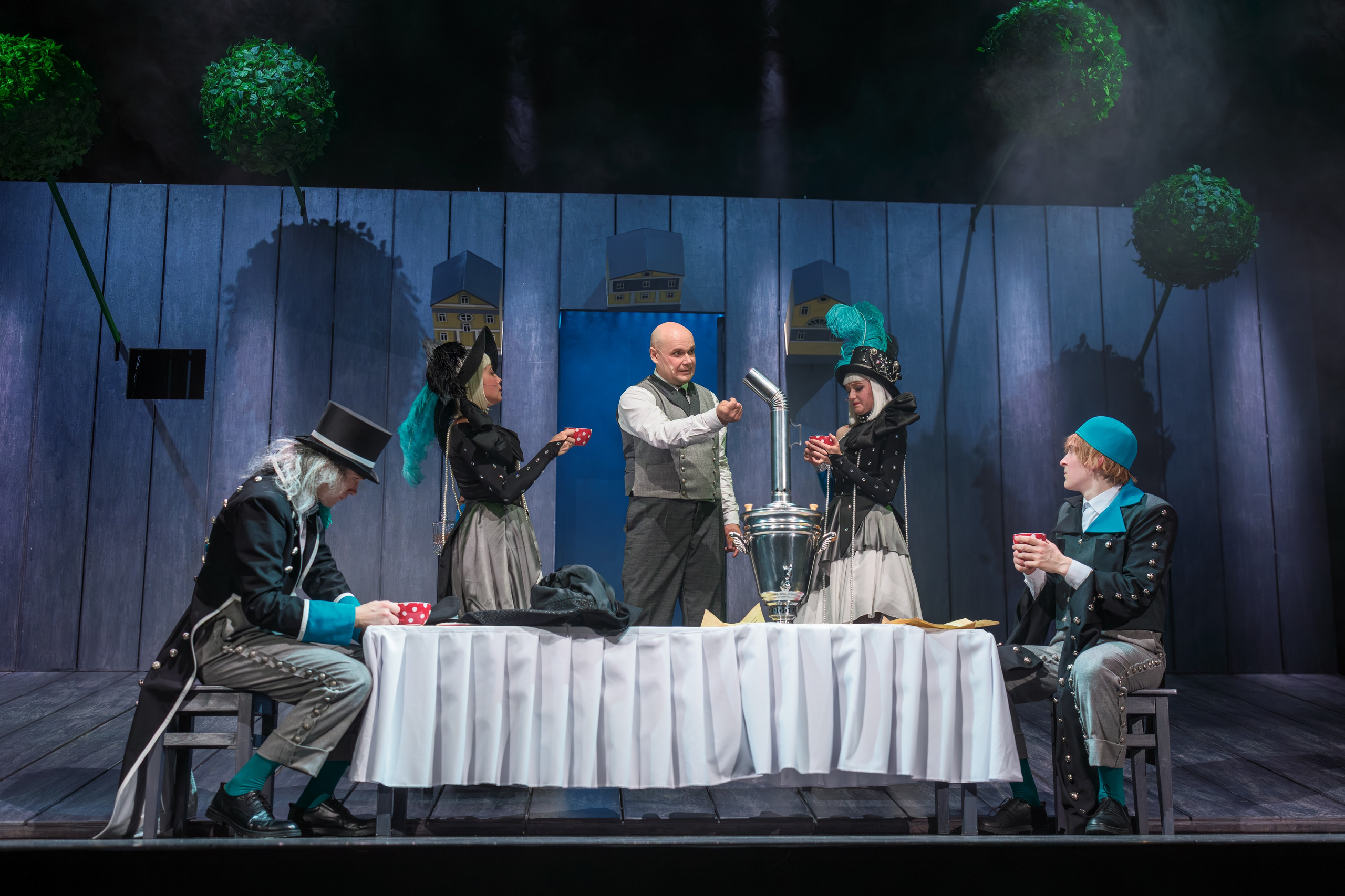 Театр Терезы Дуровой: Ревизор. Сайт фотографа Сергея Абрамова