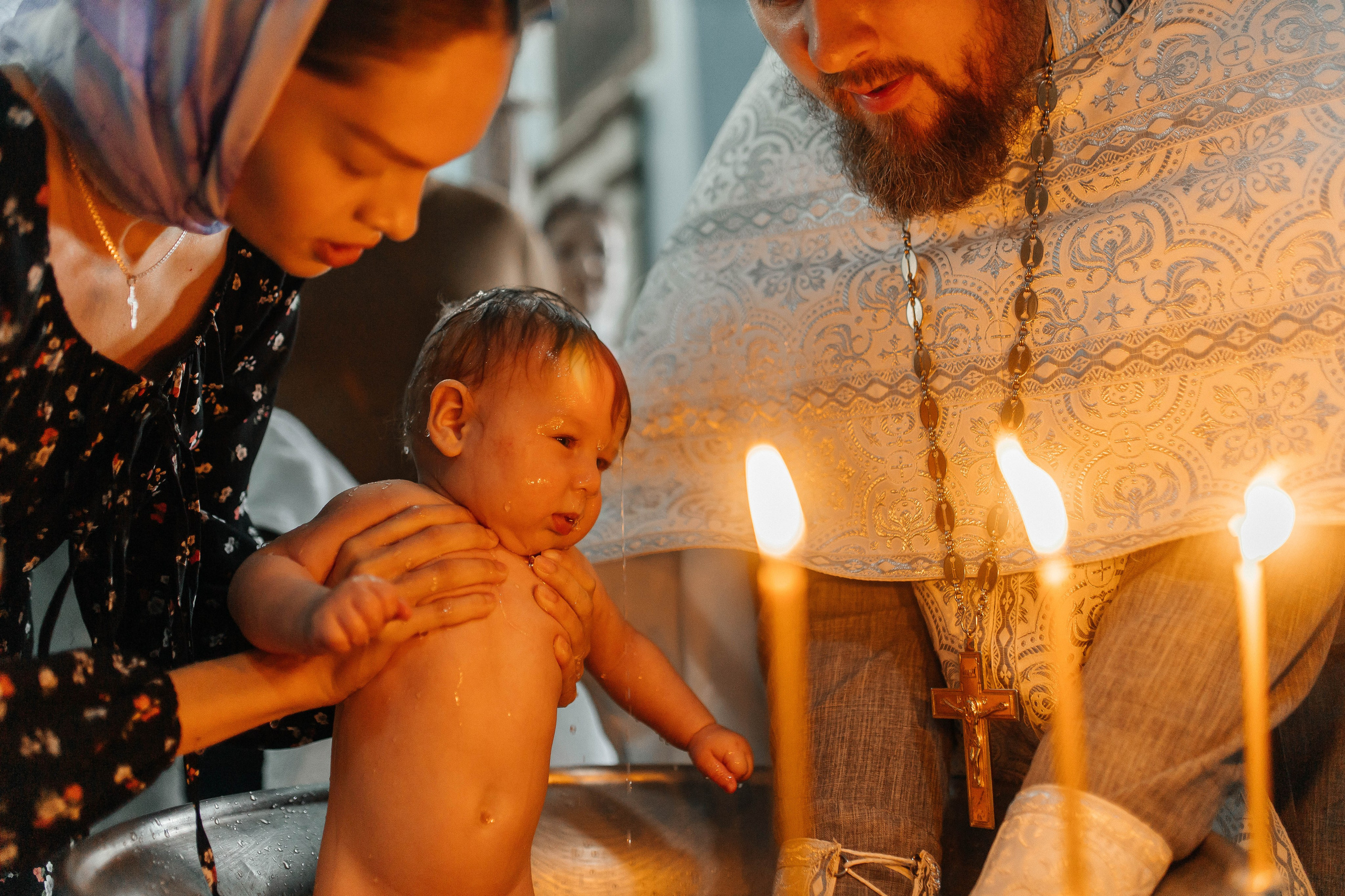 Таинство крещения. Фотограф НИНА ФЕДОРОВА