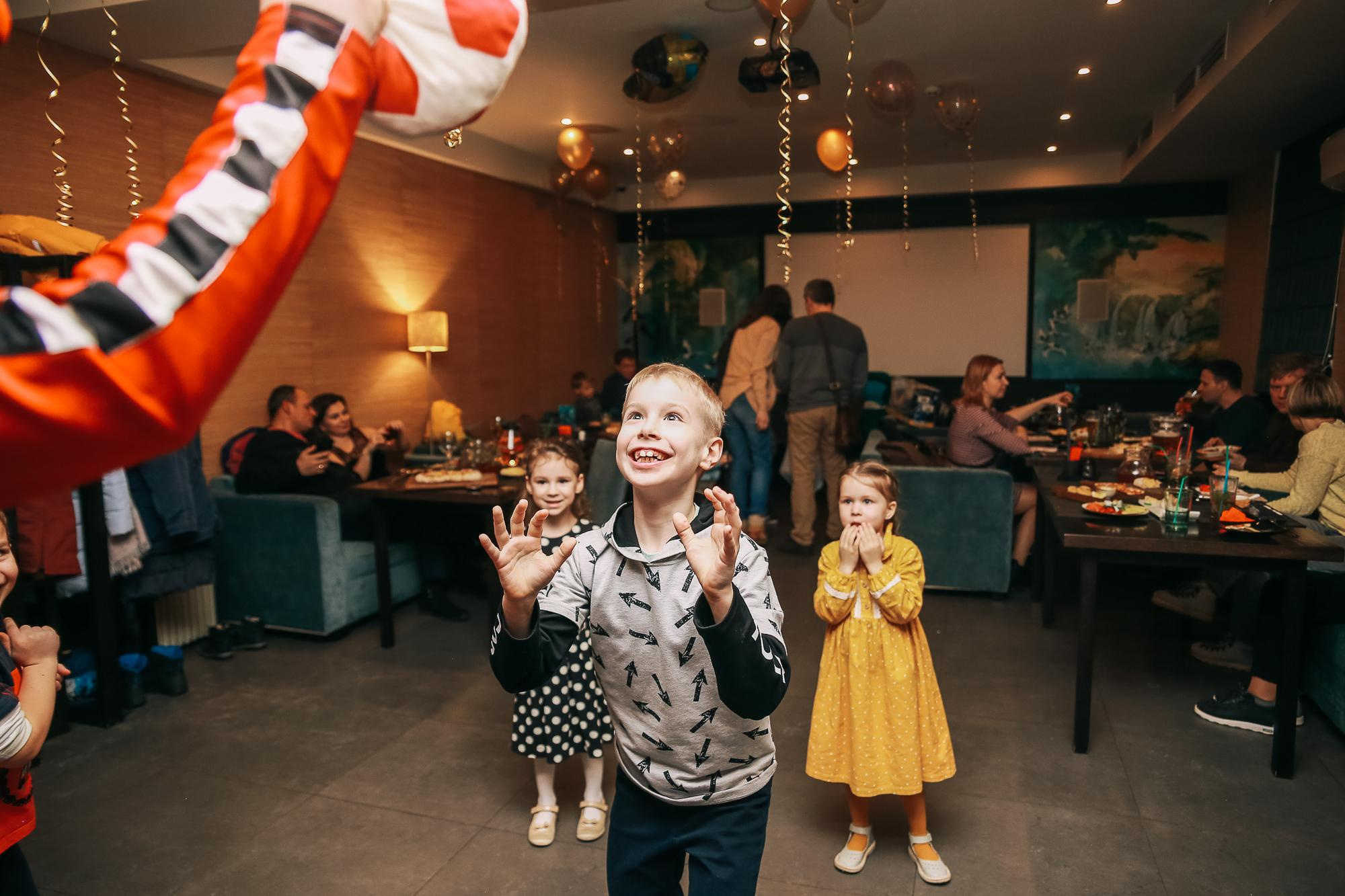 День Рождения Андрюши в кафе Якитория. Антонина Морозова, профессиональный семейный фотограф видеограф