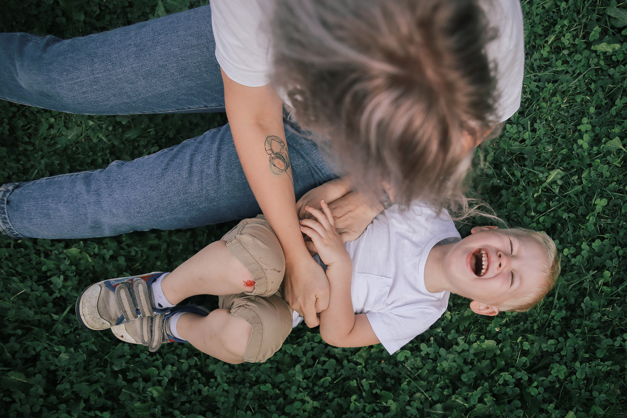 Женя и Костя в Ботаническом саду. Антонина Морозова, профессиональный семейный фотограф видеограф