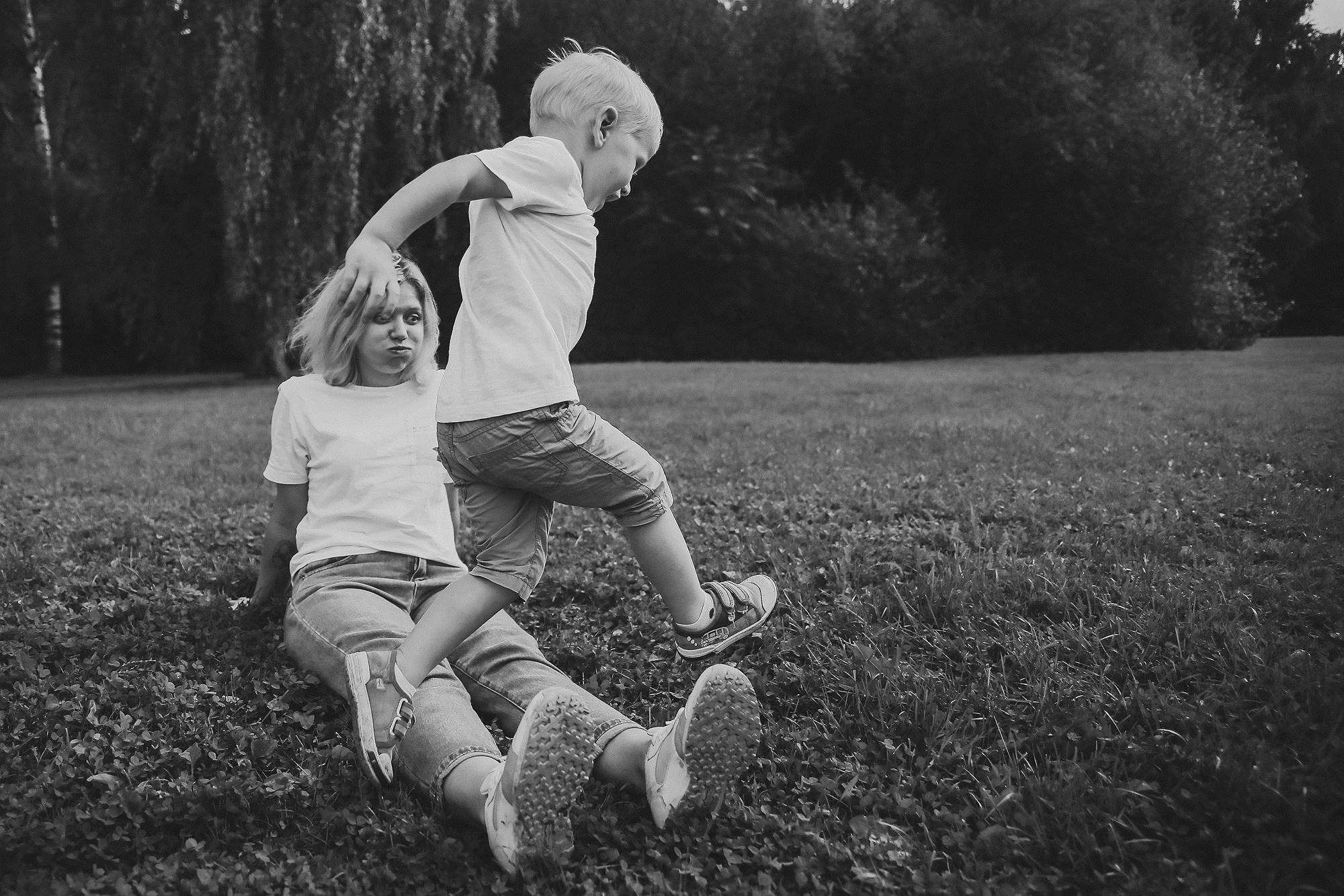 Женя и Костя в Ботаническом саду. Антонина Морозова, профессиональный семейный фотограф видеограф