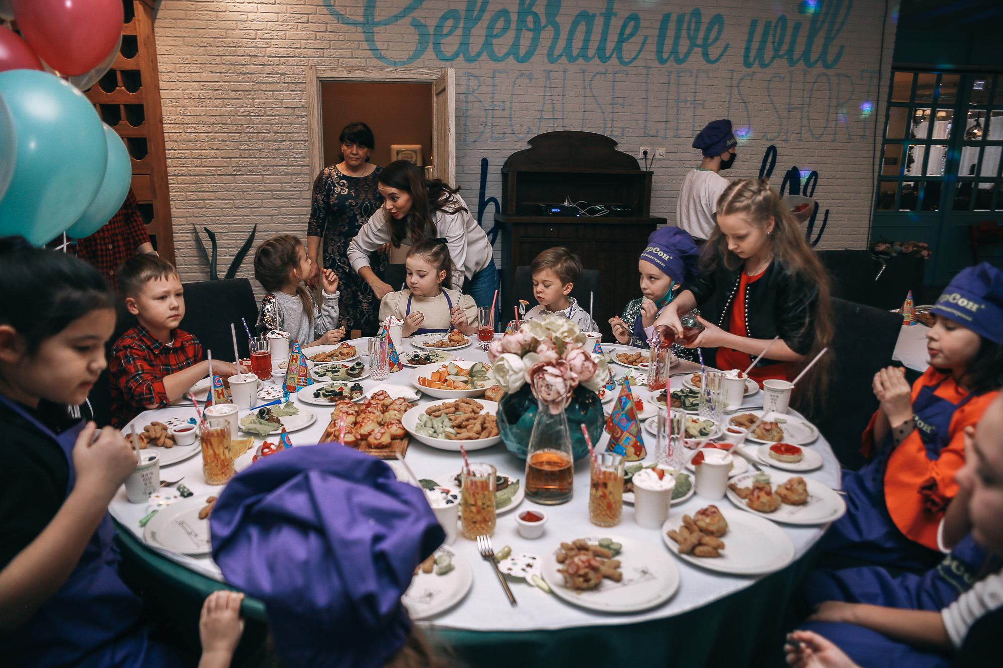 День Рождения Маруси в кафе Андерсон. Антонина Морозова, профессиональный семейный фотограф видеограф