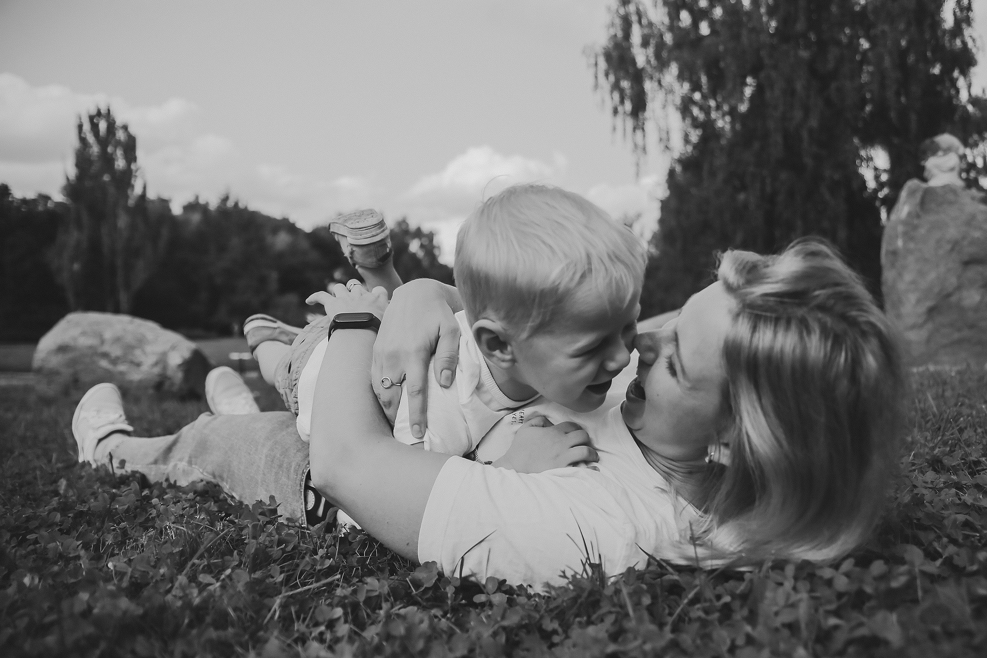 Женя и Костя в Ботаническом саду. Антонина Морозова, профессиональный семейный фотограф видеограф