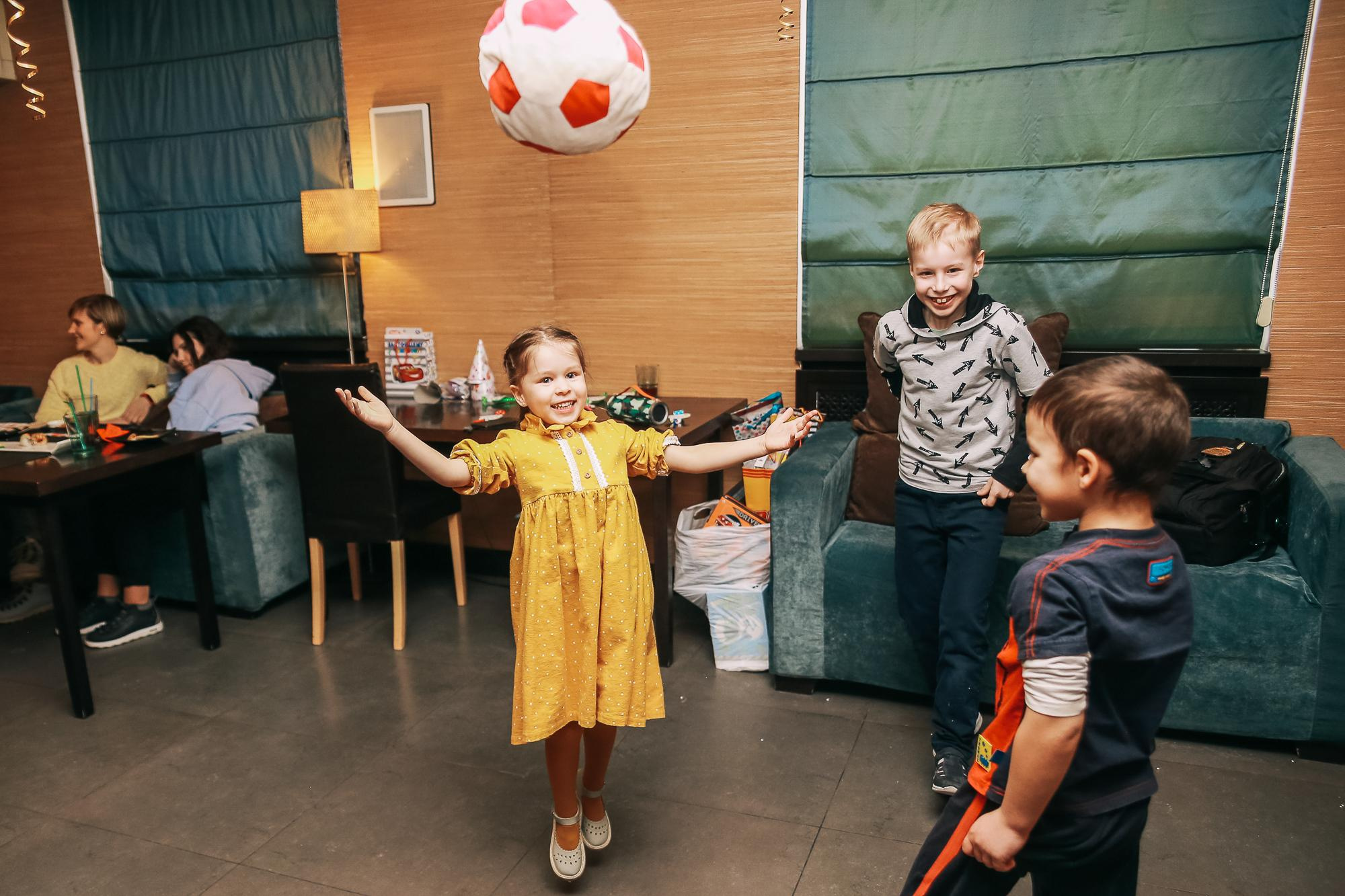 День Рождения Андрюши в кафе Якитория. Антонина Морозова, профессиональный семейный фотограф видеограф