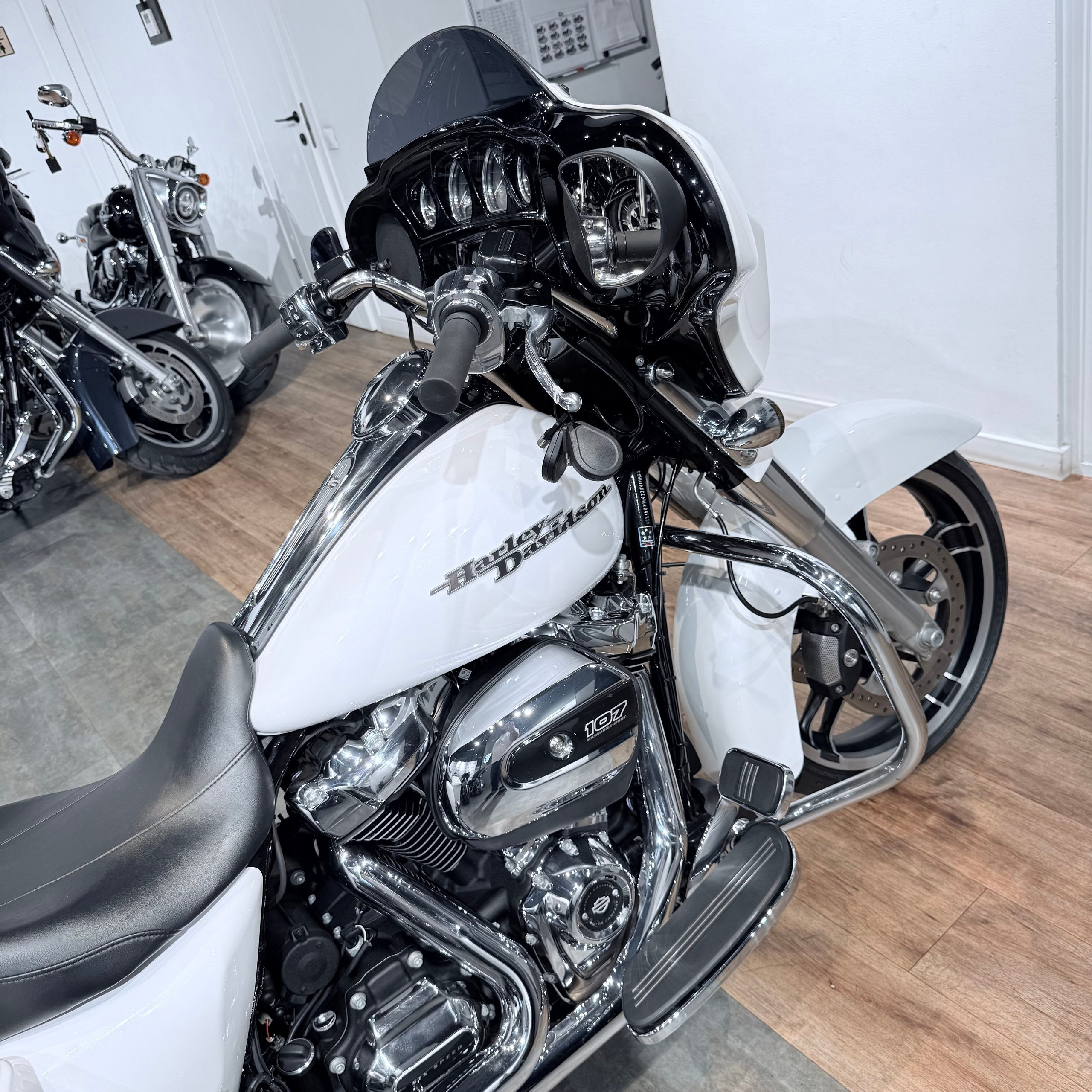 Мотоциклы Harley-Davidson 2017 Street Glide 107 АВS ICE (Touring) — купить мотоцикл. Hello Davidson, Москва. Только хорошие мотоциклы…