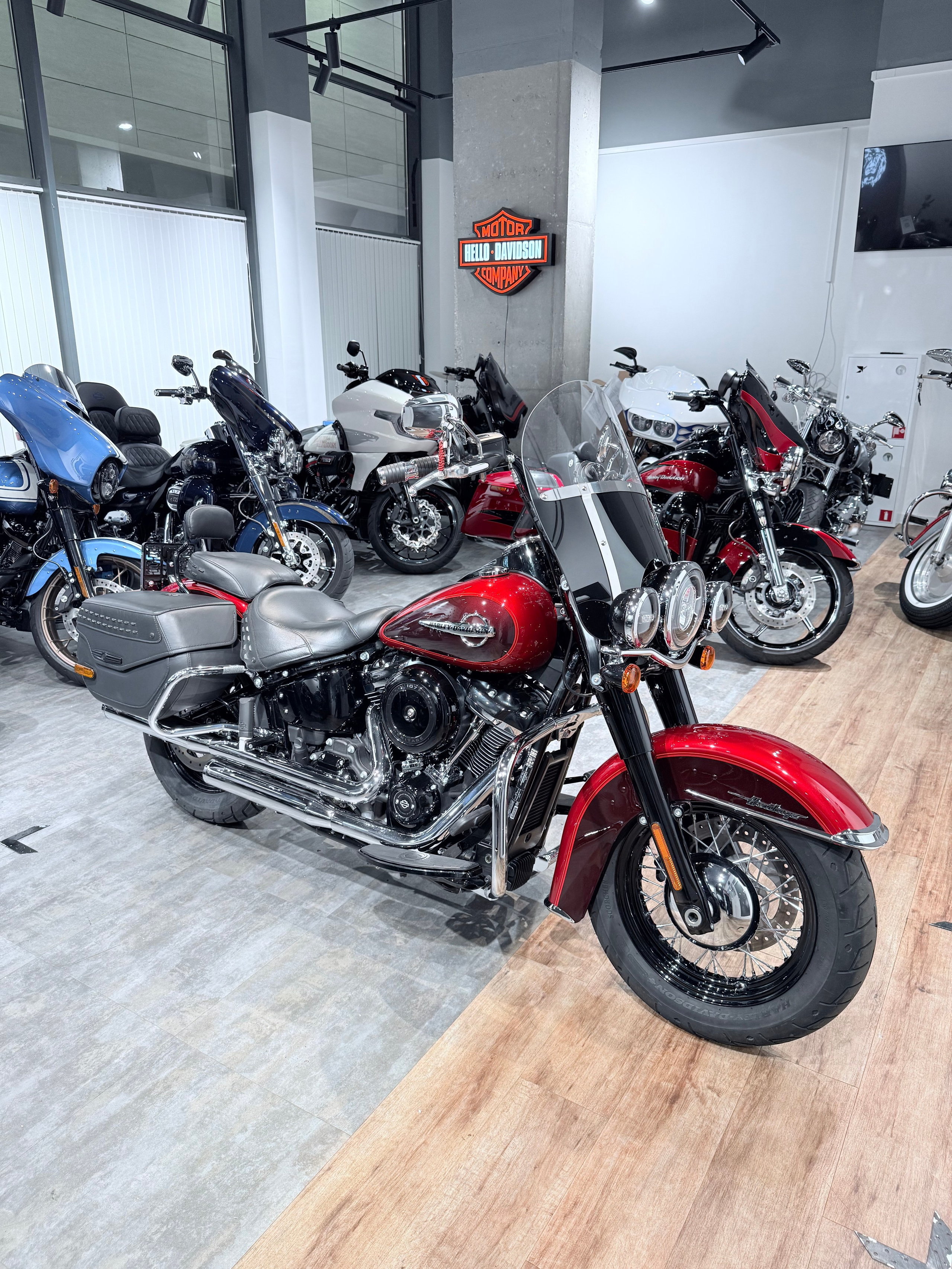 Мотоциклы Harley-Davidson 2018 Heritage Limited (Softail)  — купить мотоцикл. Hello Davidson, Москва. Только хорошие мотоциклы…