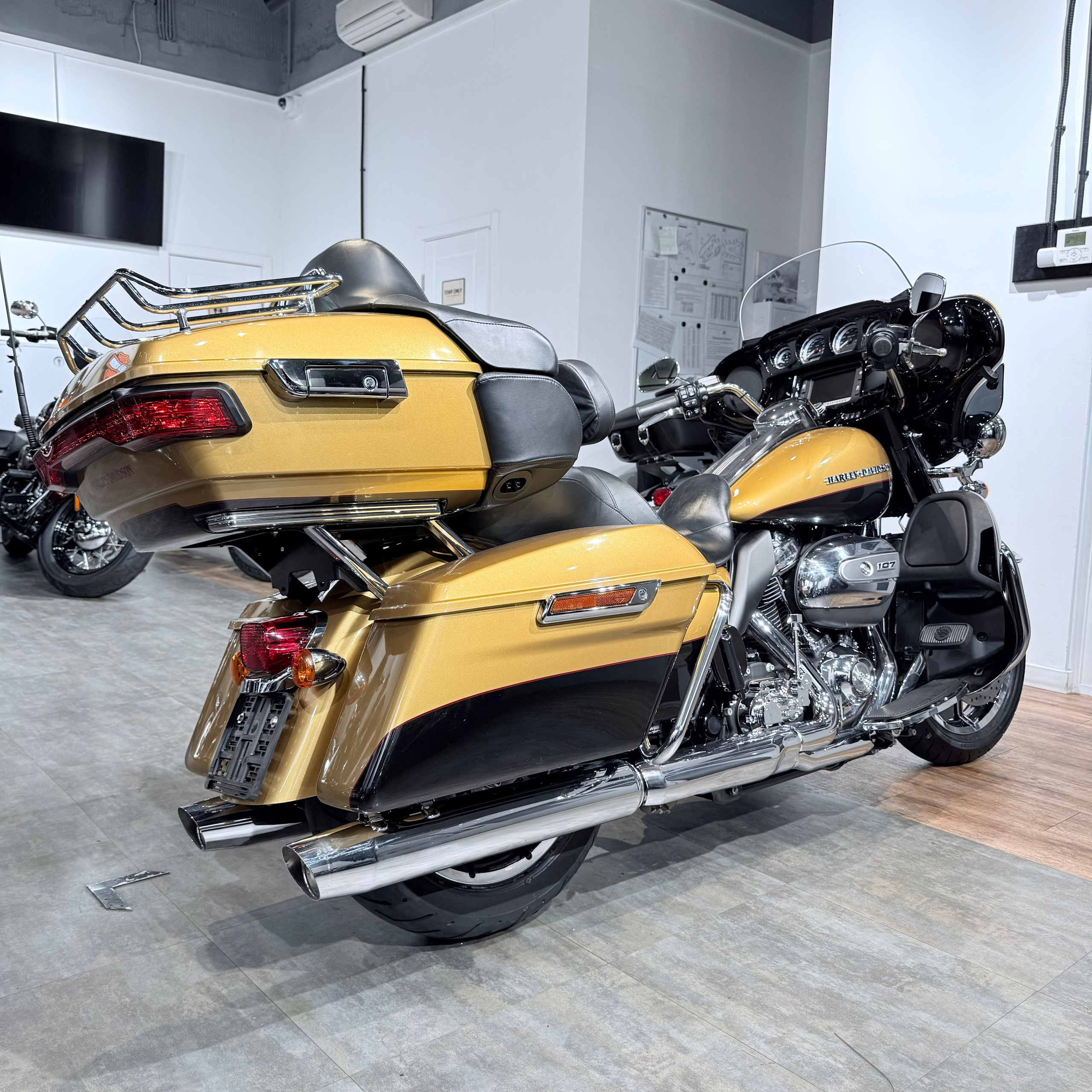 2017 Elеctra Glide Ultra Limited 107 Вlасk Hills Gold. Hello Davidson, Москва. Только хорошие мотоциклы…