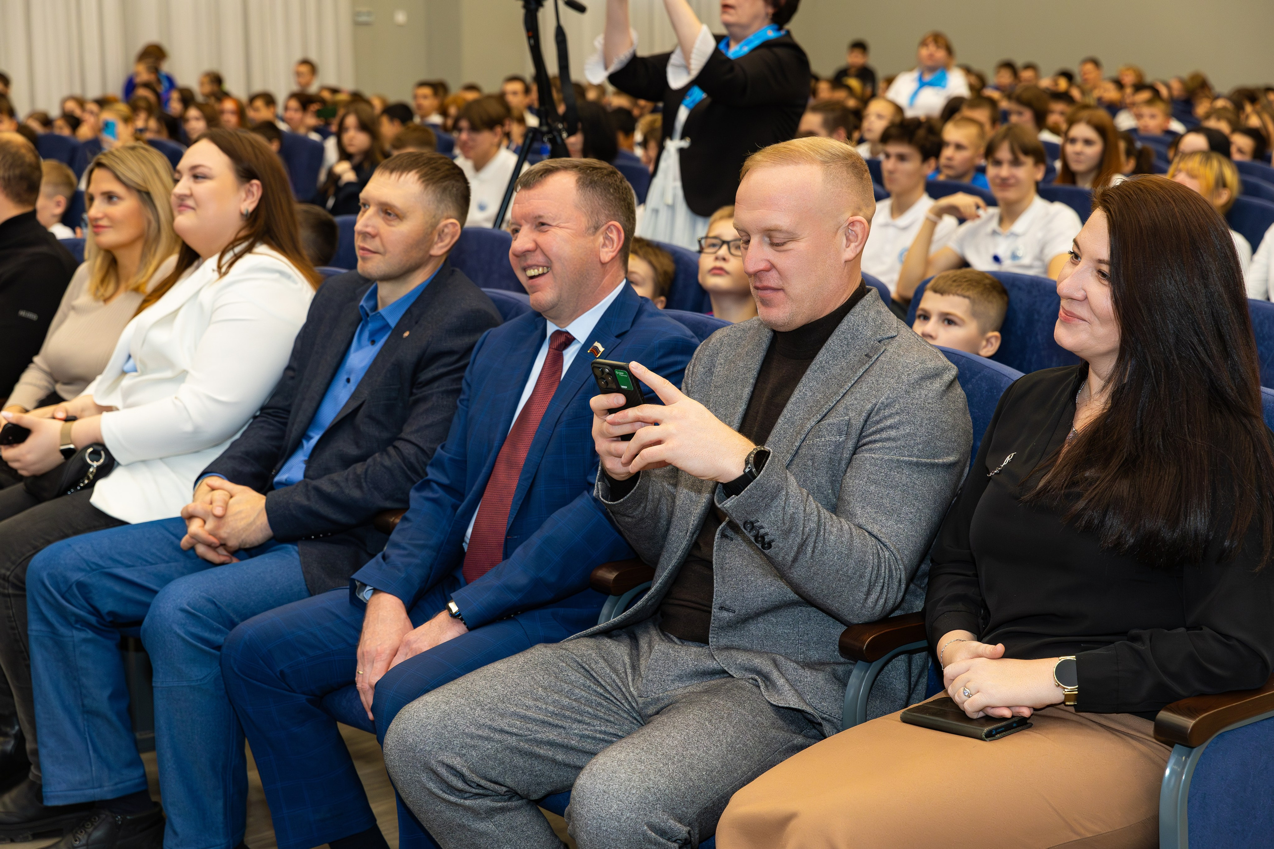 Открытия спортивного зала по вольной борьбе. В школе № 221. Фотограф Александр Поздняков  Новосибирск