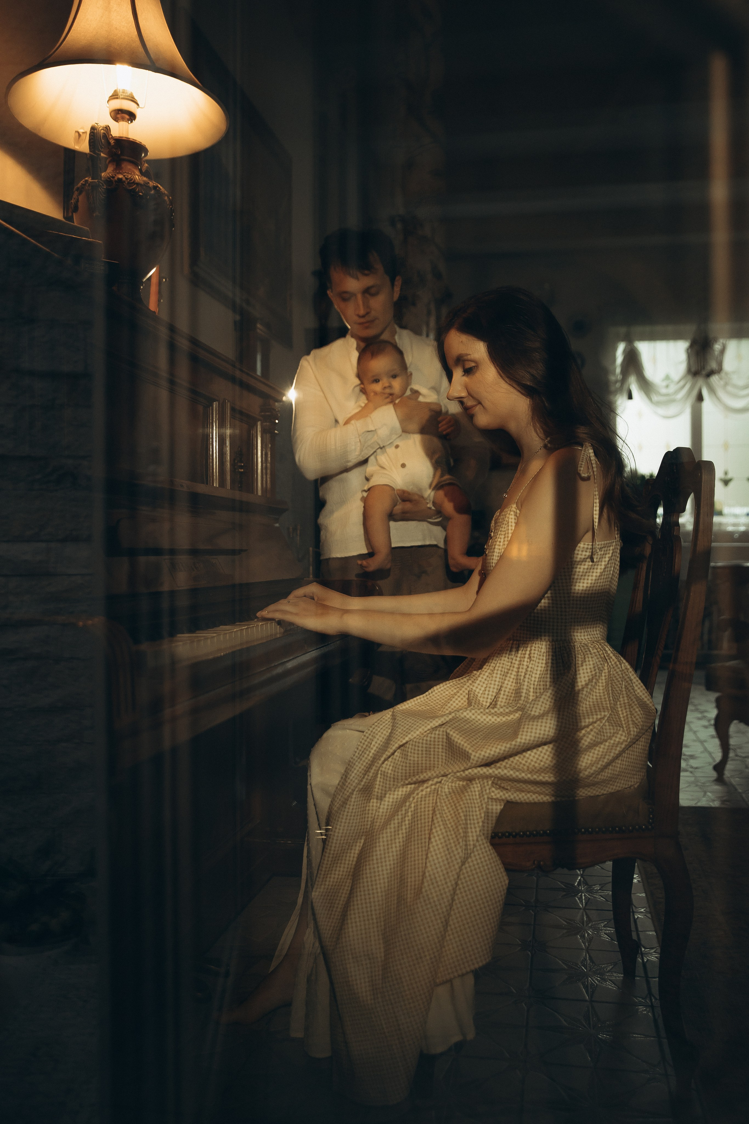 Семейная фотосессия в доме. Семейный фотограф в Москве и Королеве Евгения Баукова