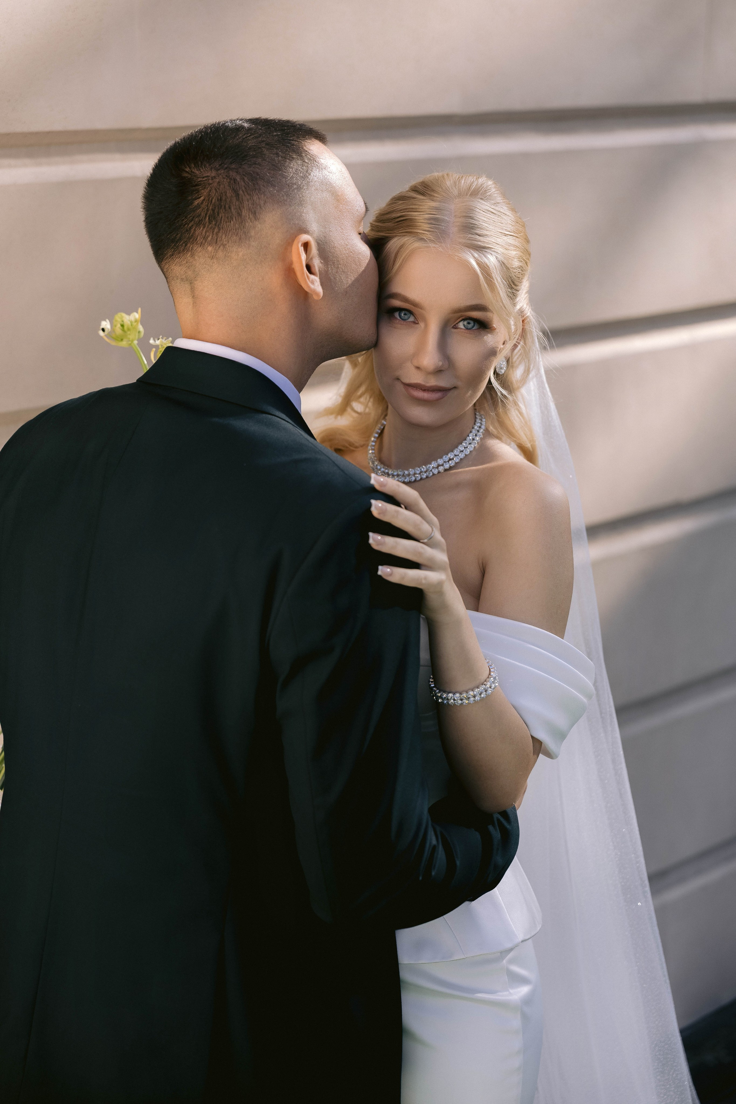 Ангелина, Ефим (прогулка после ЗАГСа). Фотограф в Волгограде Кристина Прохоренко