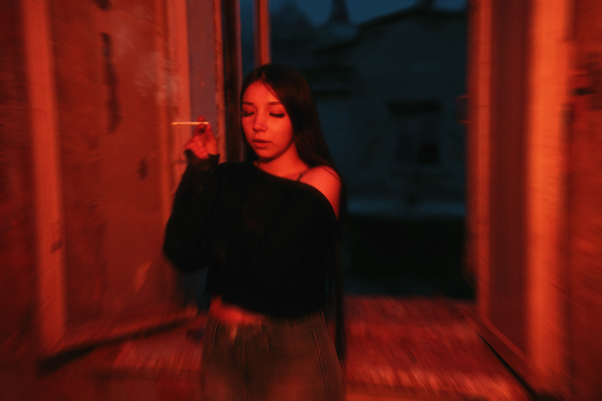 Эльвина в ярости на заброшке. Арсений Марасинский — фотограф в Казани