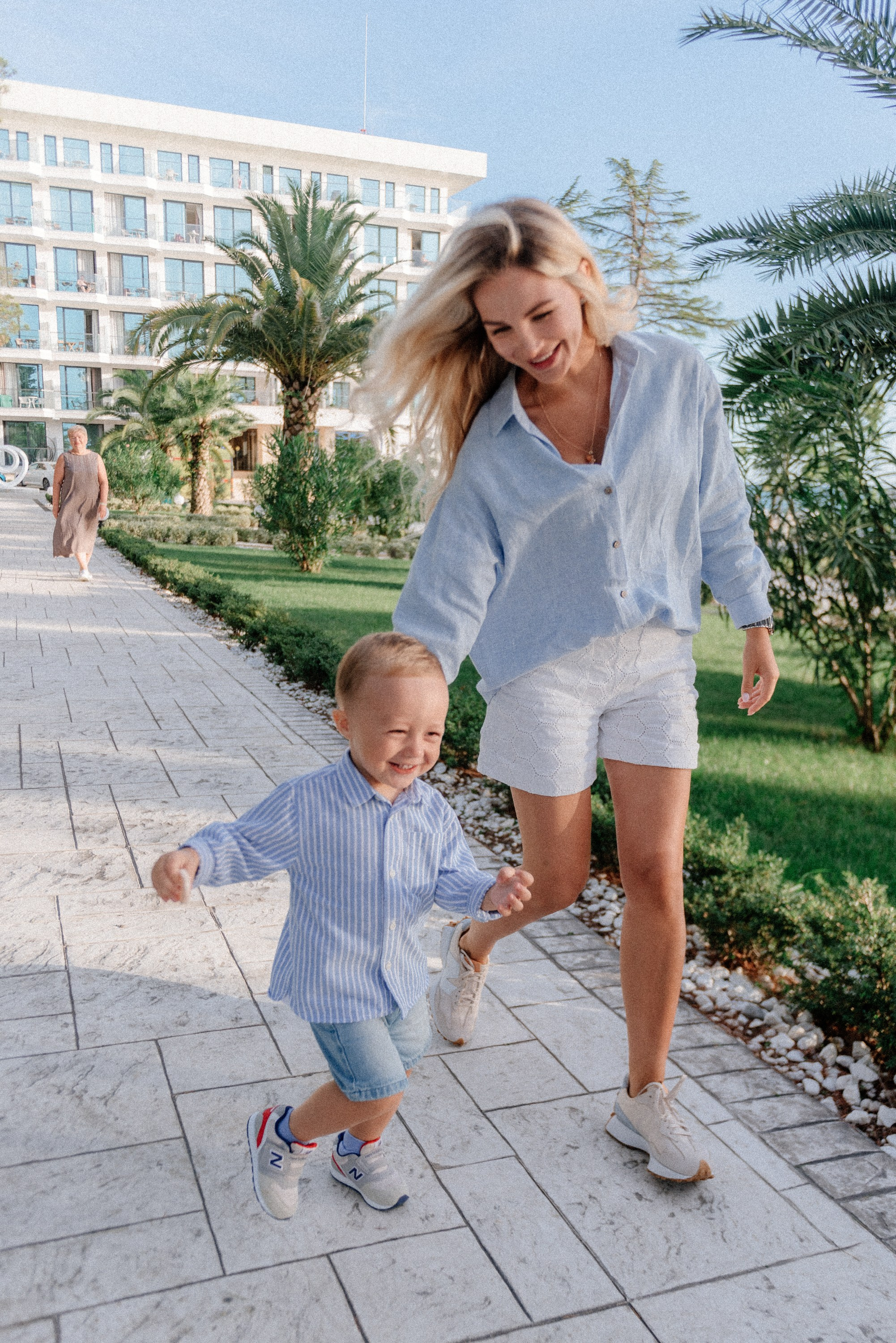 Family photoshoot in Batumi. Fedor Lemeshko — Destination Wedding and Family Lifestyle photographer