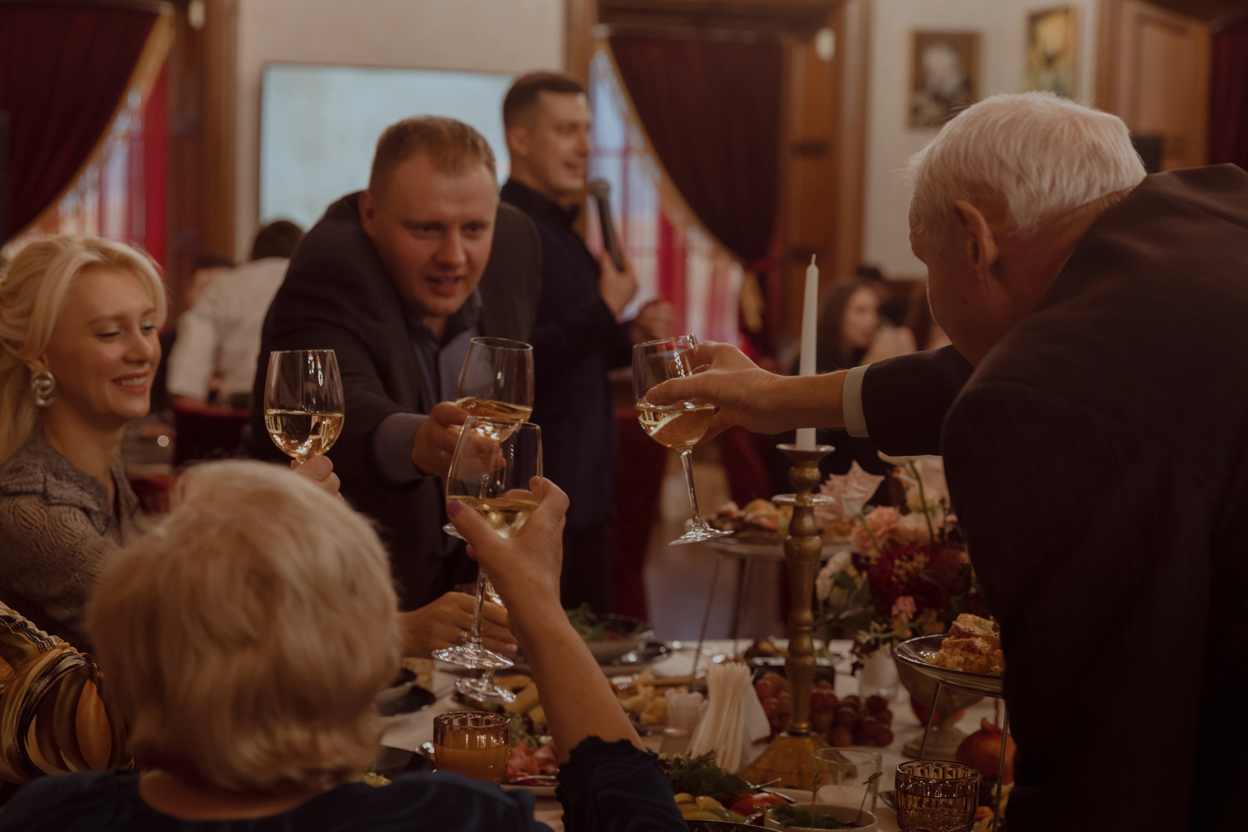 Welcome back to your own dinner party. Фотограф Лия Козловская Минск