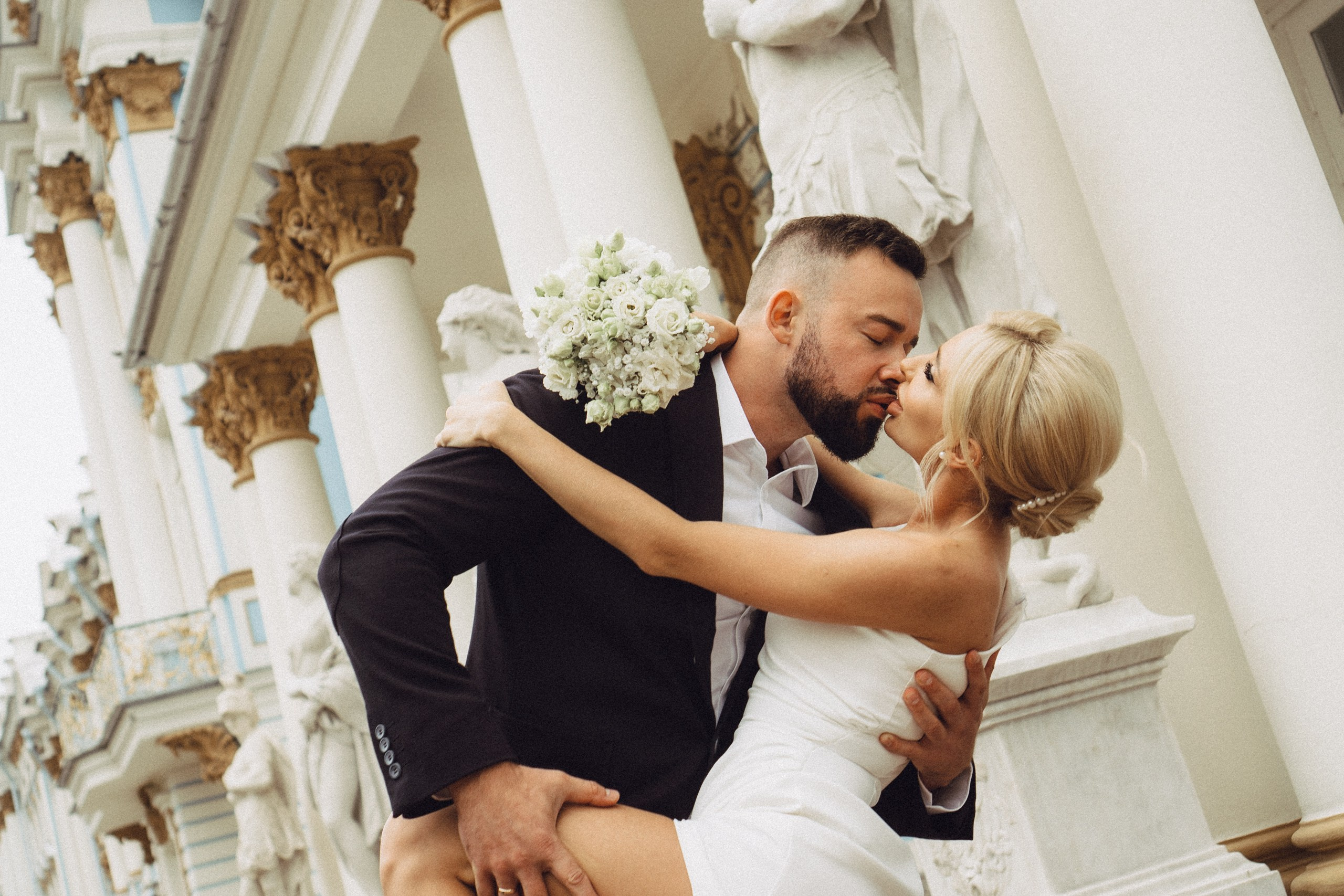 СВАДЕБНАЯ ИСТОРИЯ В ГОРОДЕ ПУШКИН ВОЗЛЕ ЕКАТЕРИНИНСКОГО ДВОРЦА И В ПАРКЕ. Профессиональный фотограф, Санкт-Петербург — Виктория Богомолова