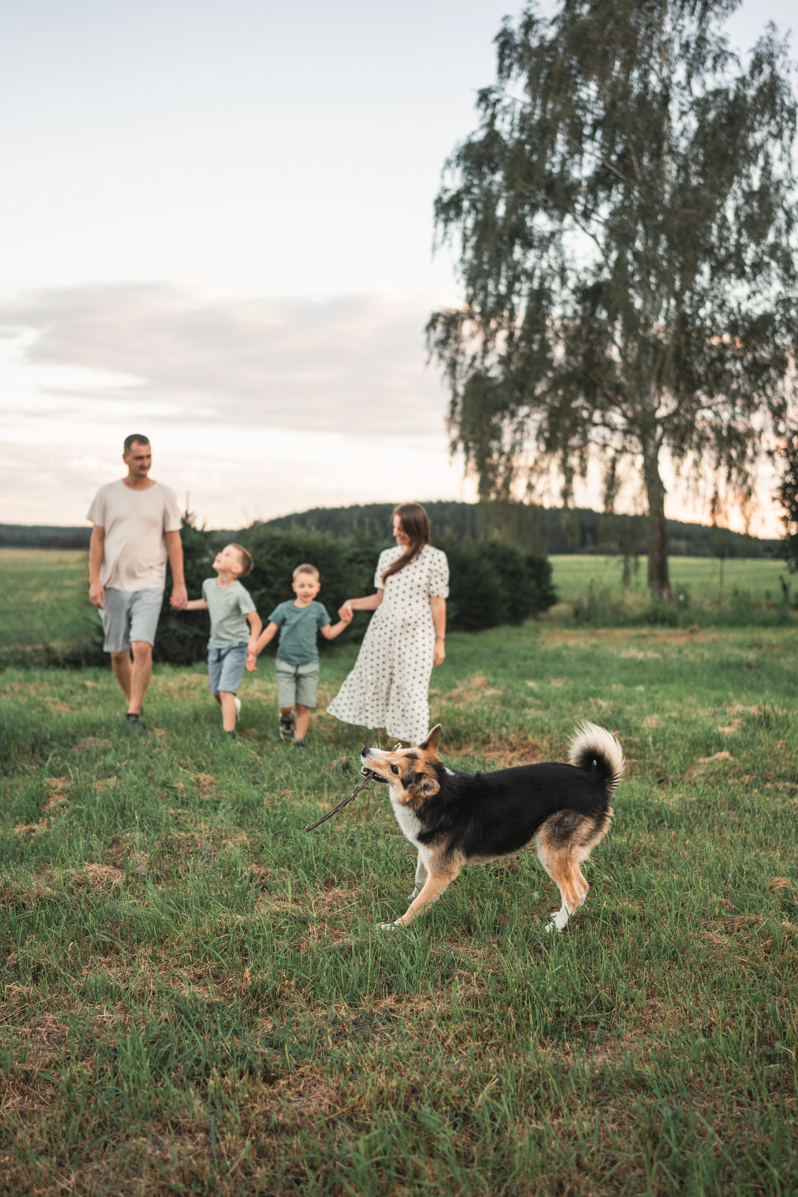 СЪЕМКА НА УЧАСТКЕ. Семья Юлии. Фотограф Марта Козел. Гродно, Беларусь