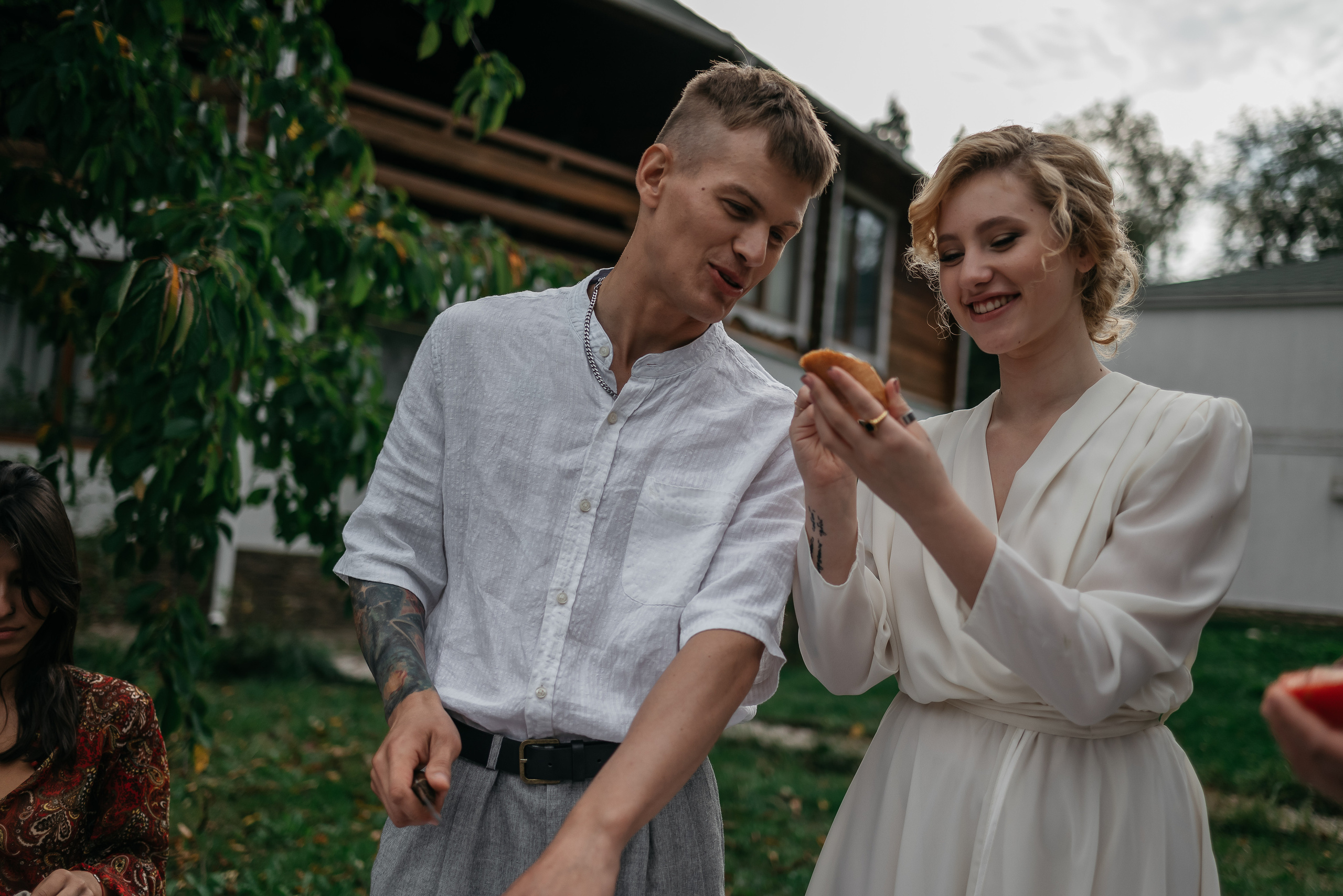 Камерная свадьба в деревенском стиле. Свадебный фотограф Анна Хочева