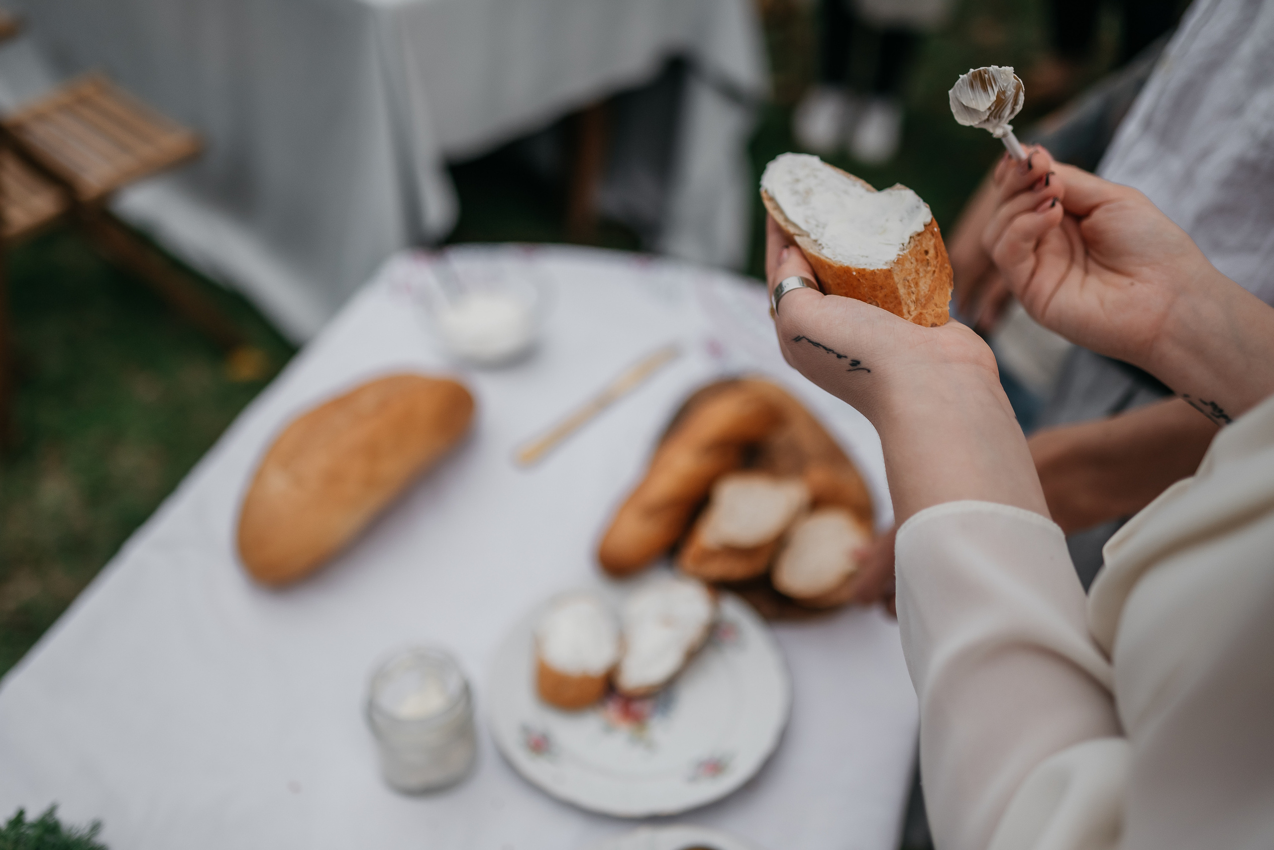 Камерная свадьба в деревенском стиле. Свадебный фотограф Анна Хочева