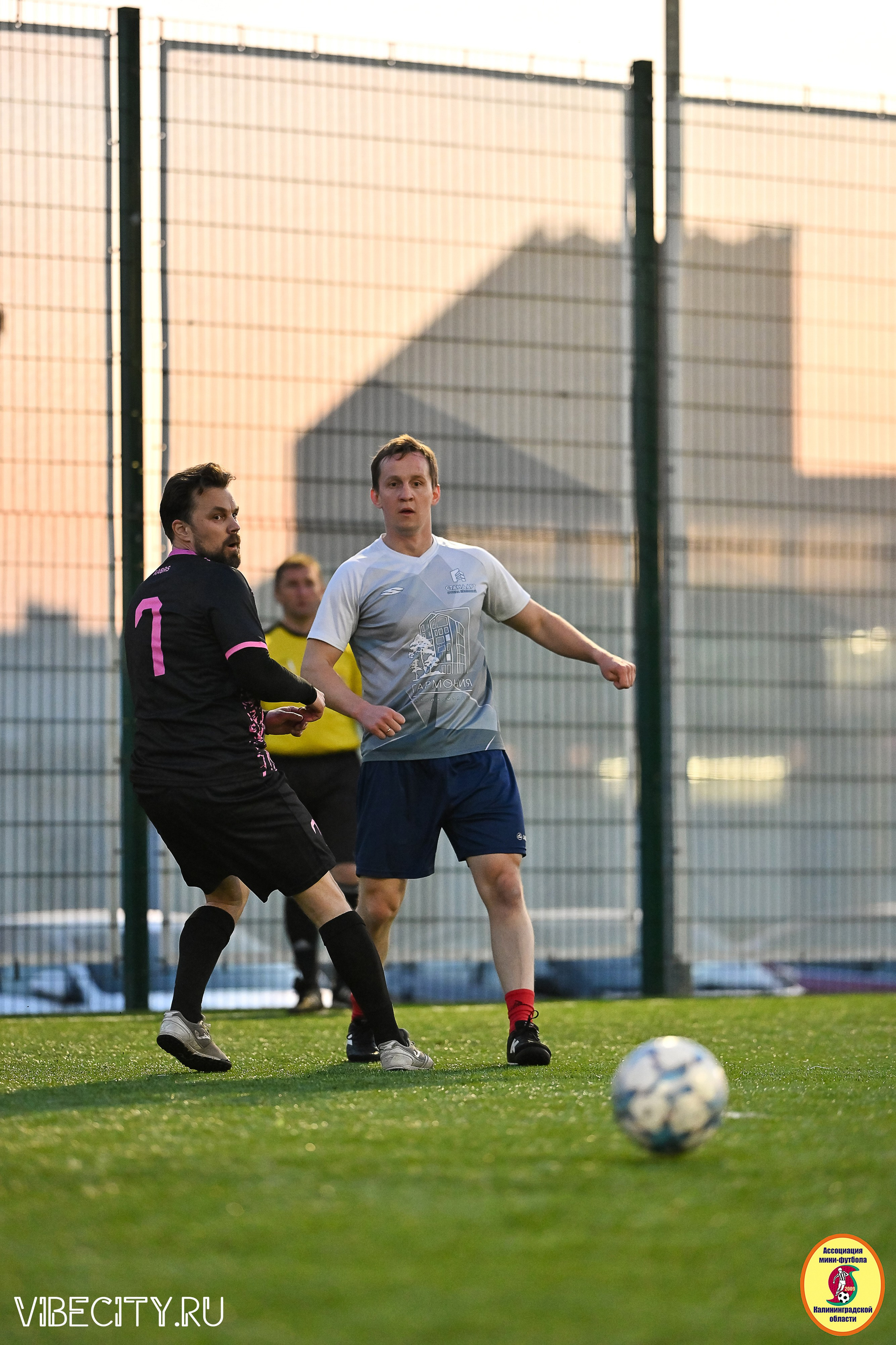 ИГРЫ МИНИ-ФУТБОЛЬНОЙ И КОРПОРАТИВНОЙ ЛИГИ. VIBECITY.RU Вайб Сити Ру Фоторепортажи Фотоотчеты Калининград